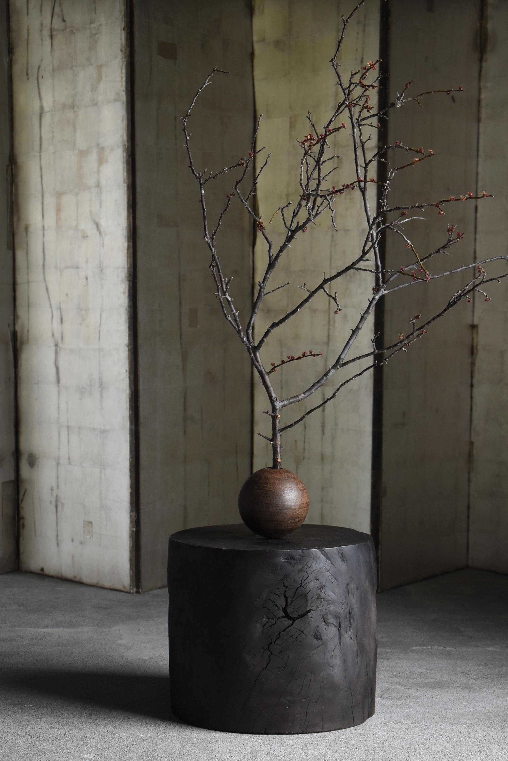Silla auxiliar o expositor japonés antiguo 1900-1940 / Taburete Wabi Sabi en venta 8