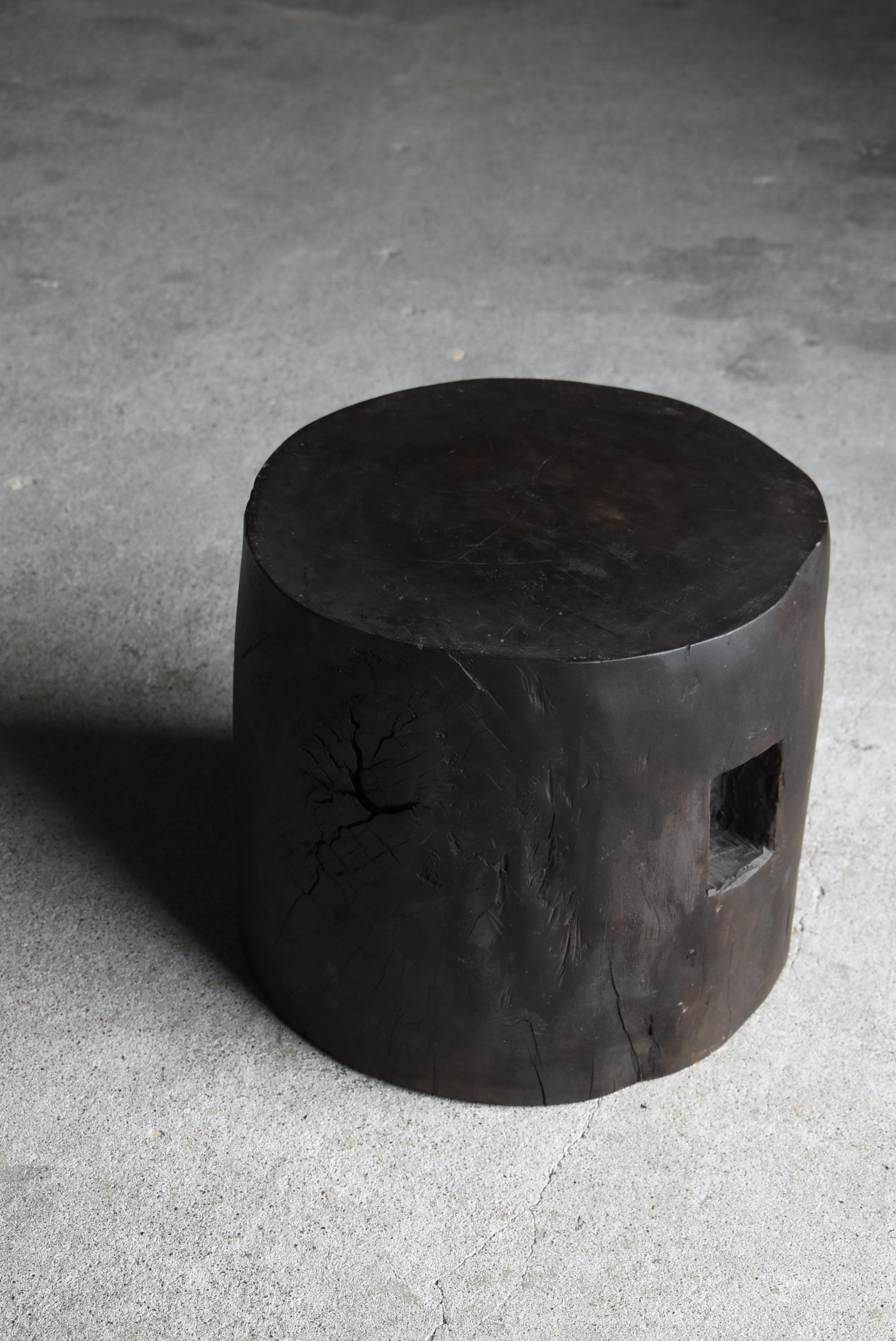 Silla auxiliar o expositor japonés antiguo 1900-1940 / Taburete Wabi Sabi Japonés en venta