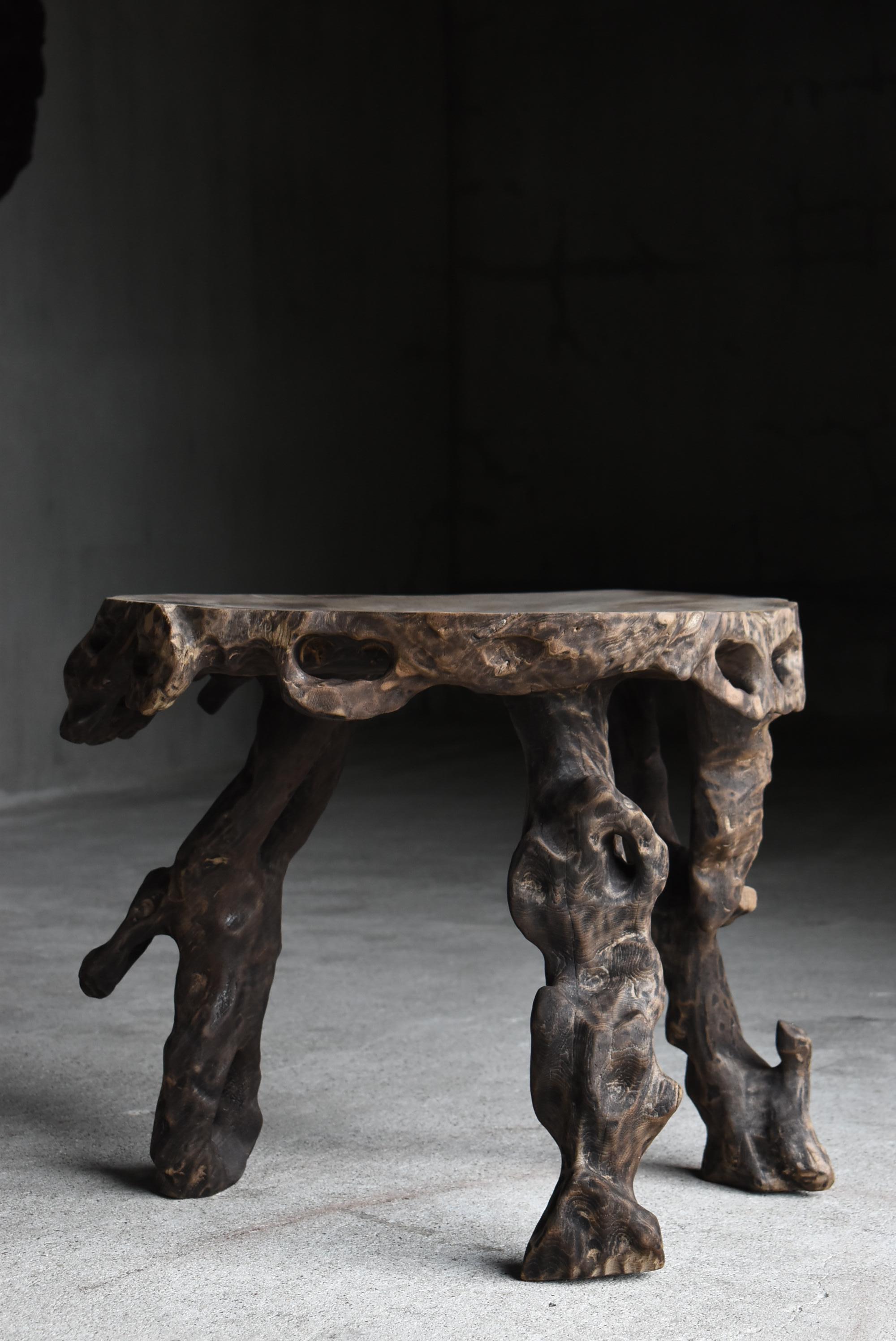 Japanese Antique Side Table Carved from a Single Block 1900s-1940s / Wabisabi For Sale 6