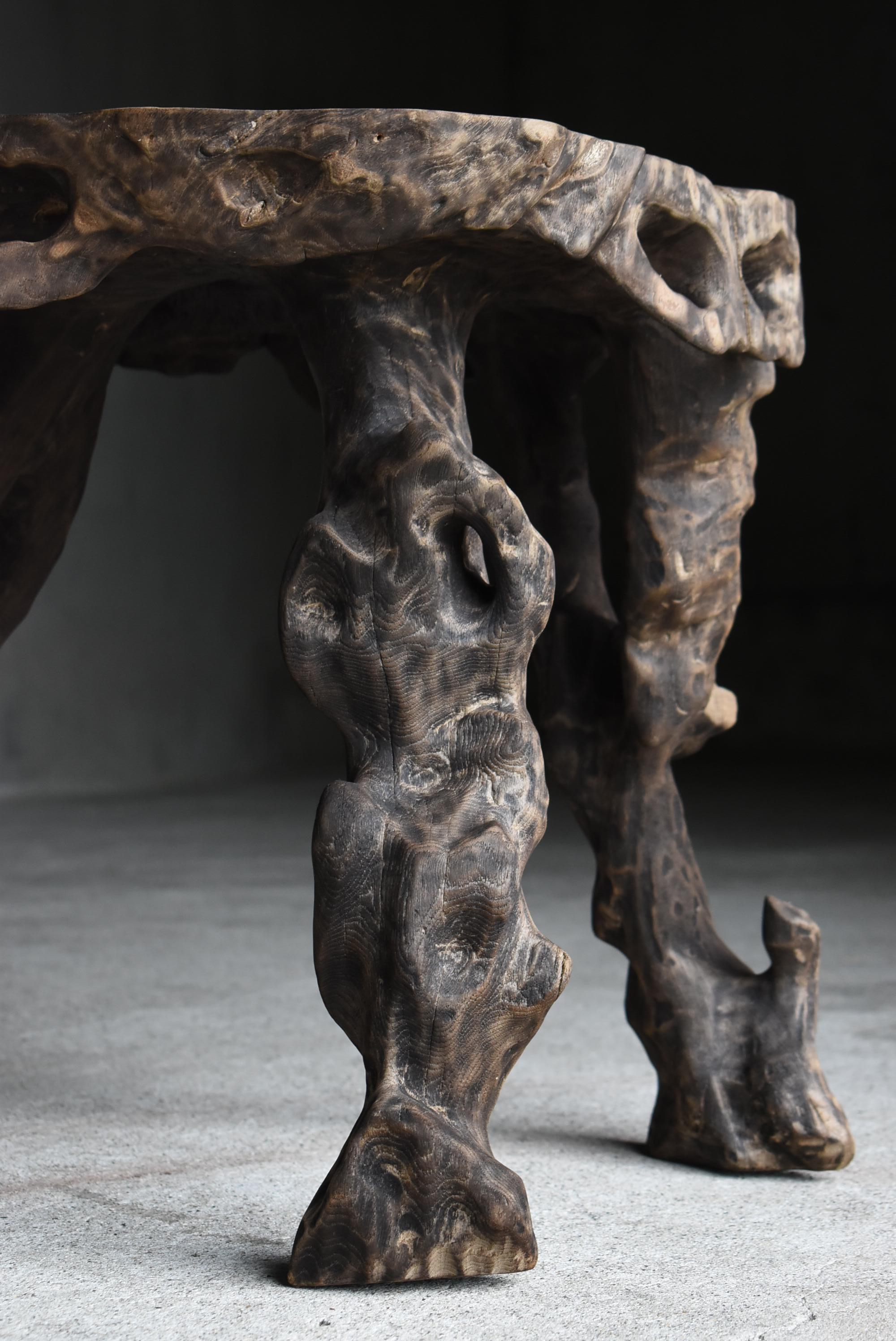 Japanese Antique Side Table Carved from a Single Block 1900s-1940s / Wabisabi For Sale 7