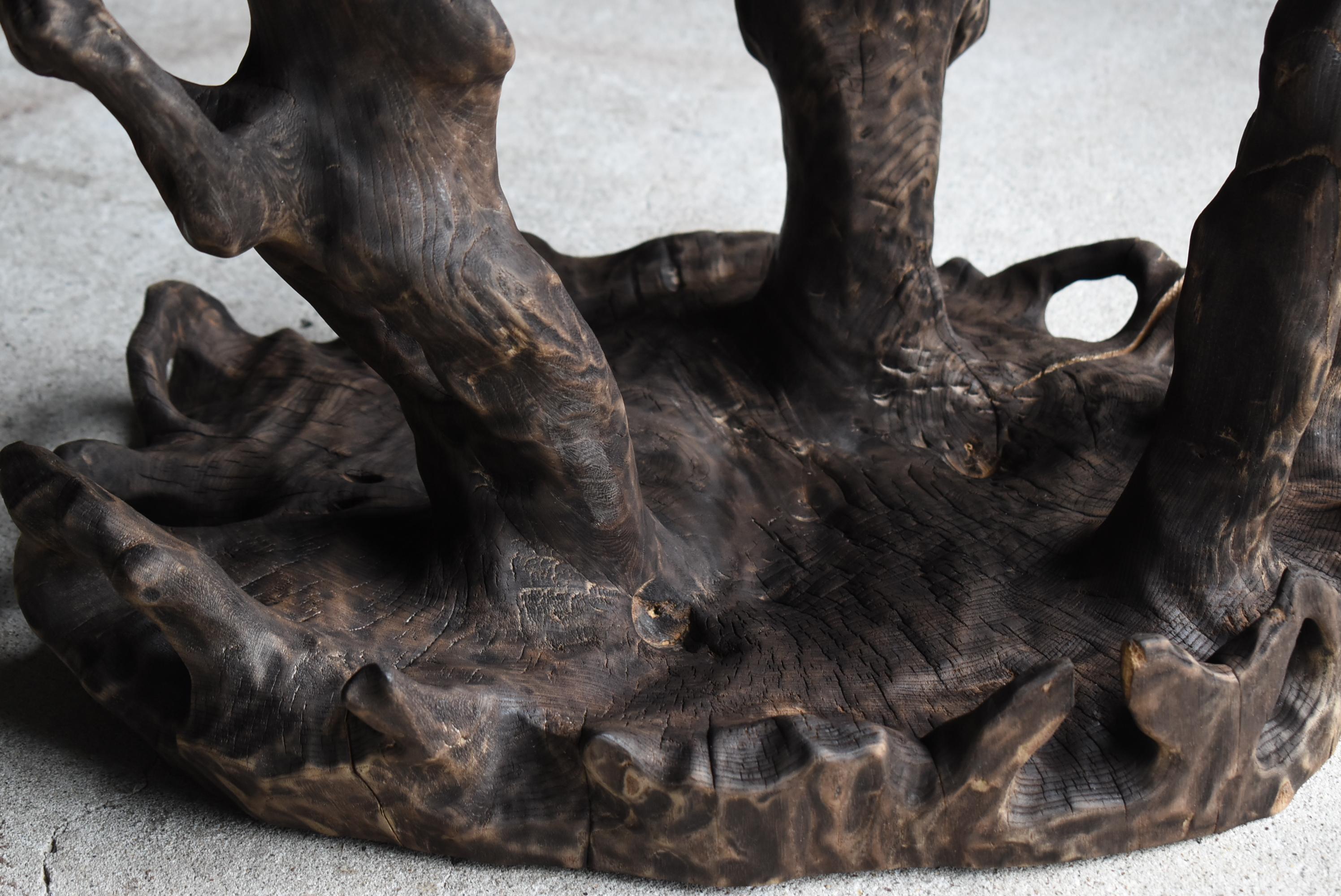 Japanese Antique Side Table Carved from a Single Block 1900s-1940s / Wabisabi For Sale 9