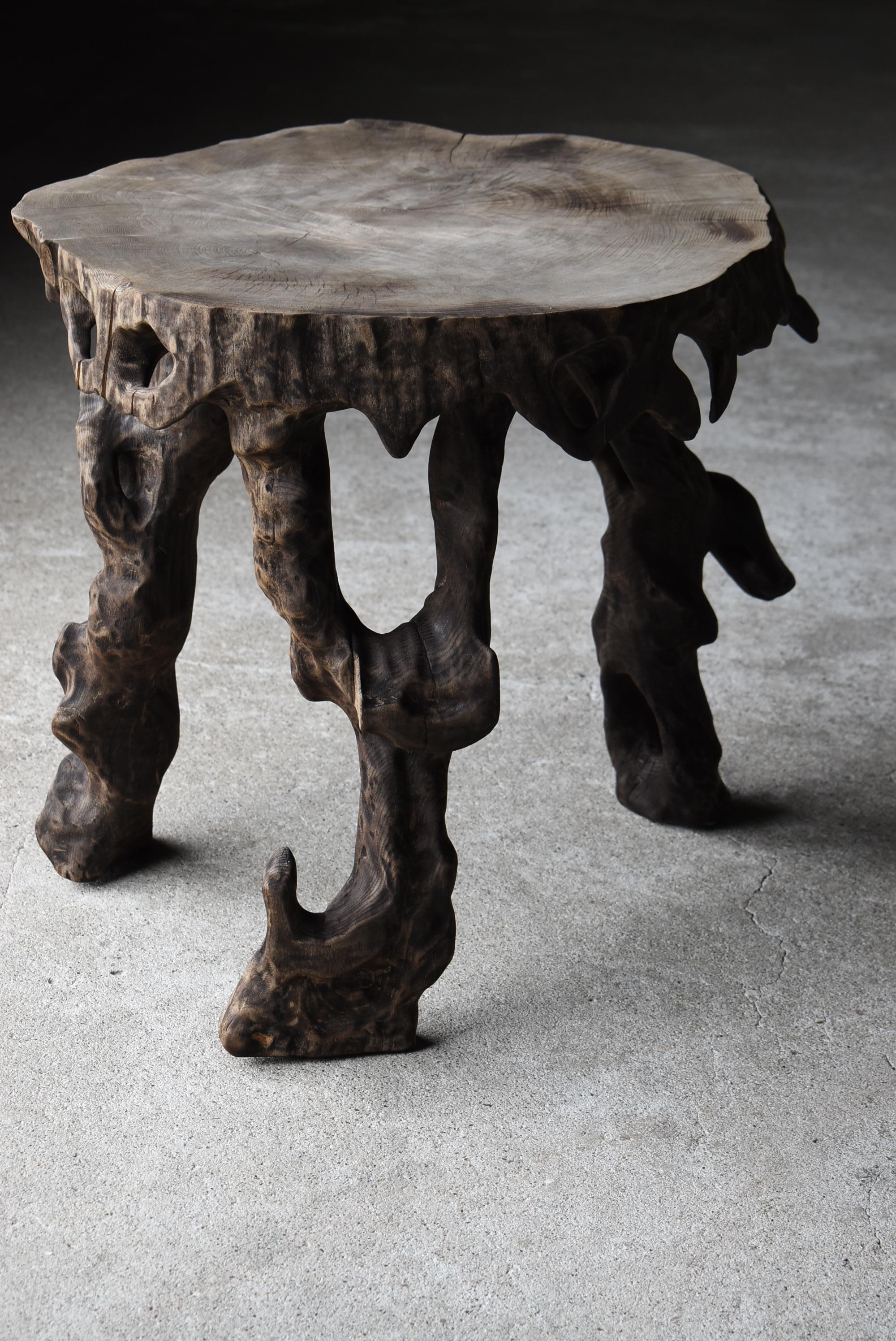 Japanese Antique Side Table Carved from a Single Block 1900s-1940s / Wabisabi For Sale 10