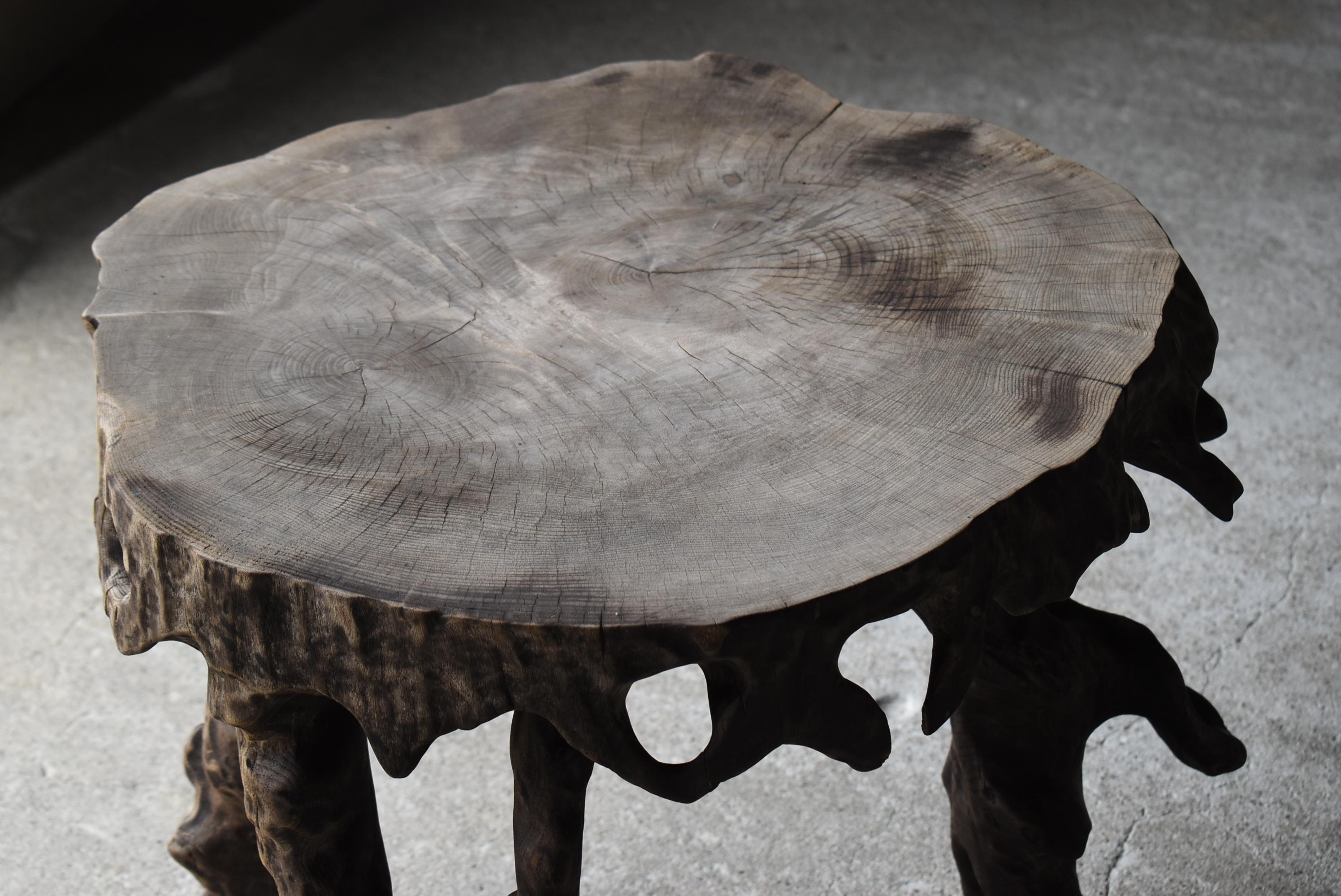 Japanese Antique Side Table Carved from a Single Block 1900s-1940s / Wabisabi For Sale 11