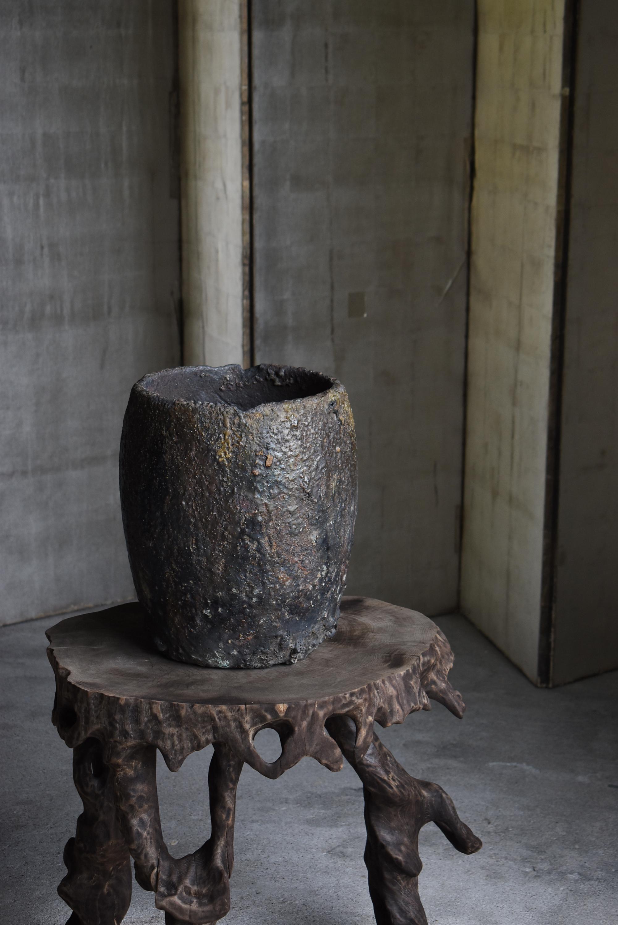 Japanese Antique Side Table Carved from a Single Block 1900s-1940s / Wabisabi For Sale 12