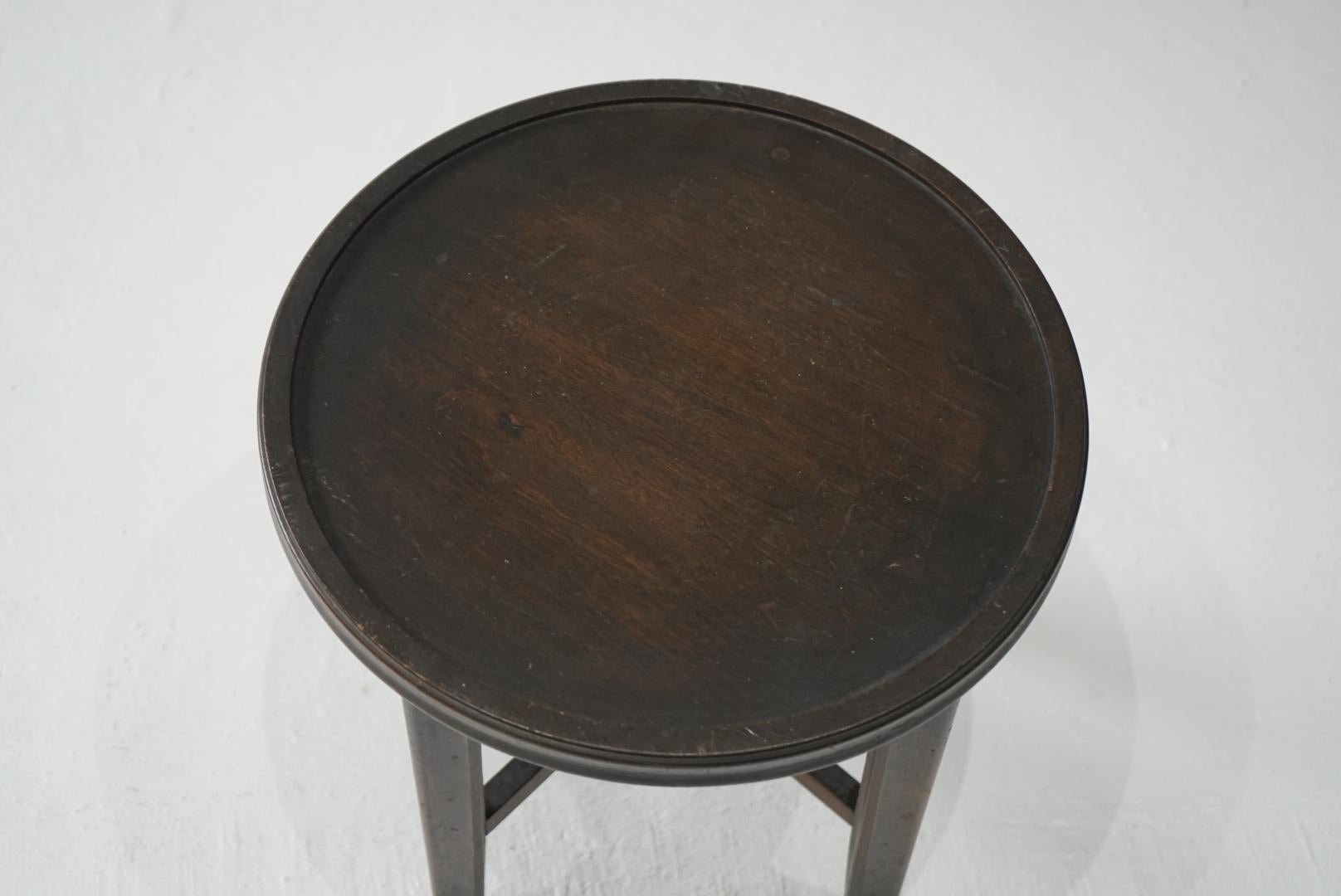 Japanischer antiker Beistelltisch Niedriger Tisch Wabi-Sabi (20. Jahrhundert) im Angebot