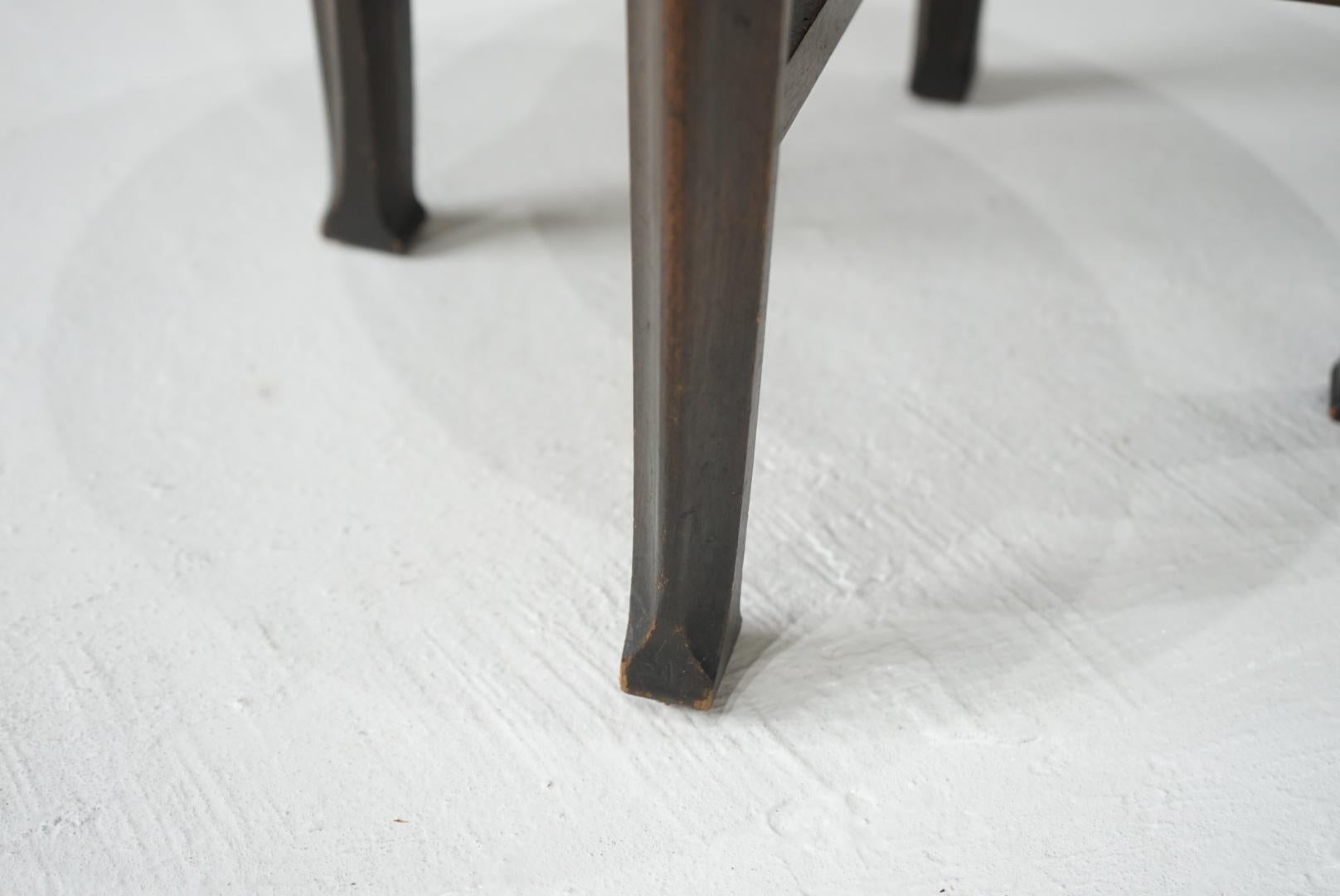 Japanischer antiker Beistelltisch Niedriger Tisch Wabi-Sabi im Angebot 2