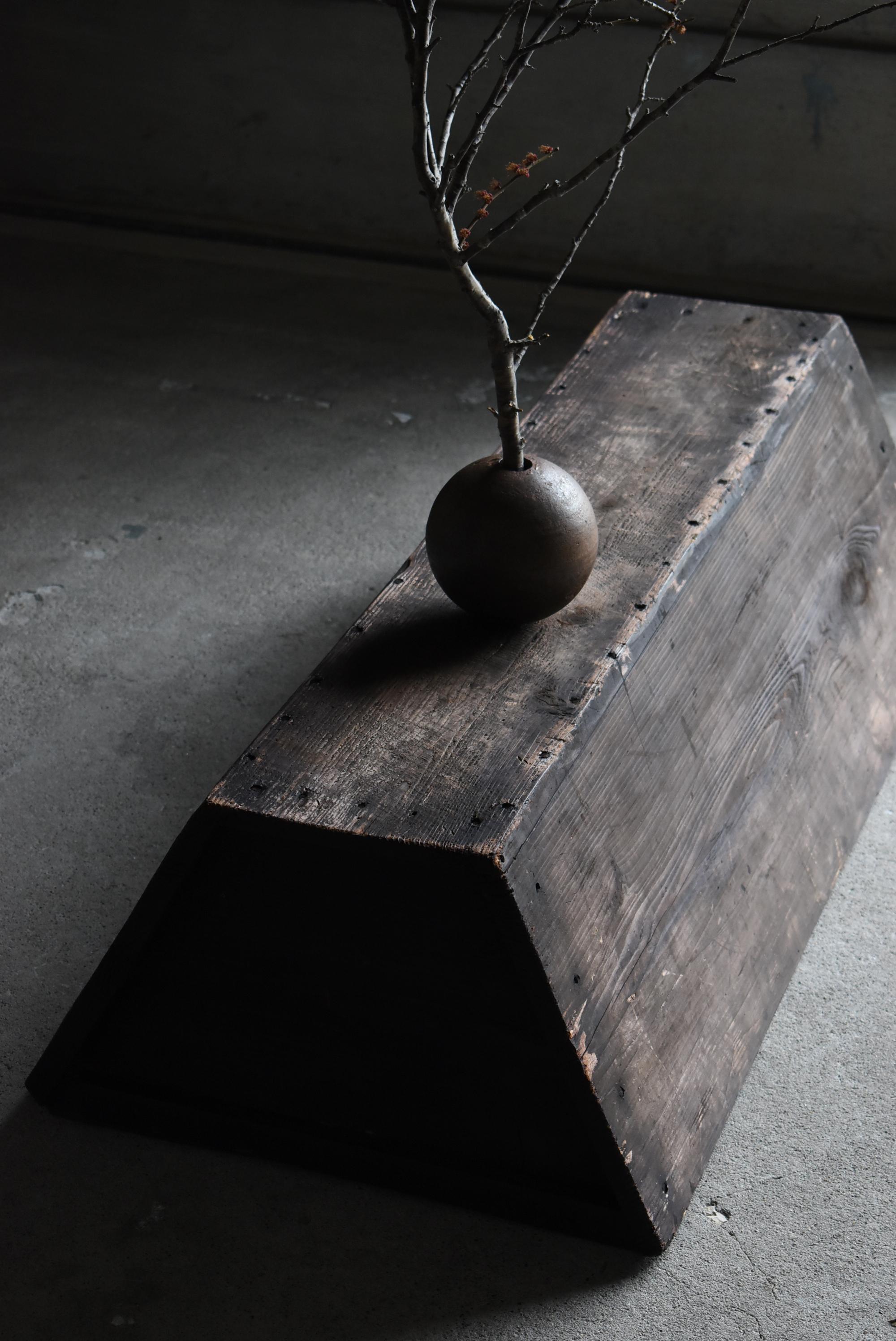 Japanese Antique Side Table or Bench 1860s-1920s / Display Stand Wabisabi For Sale 9