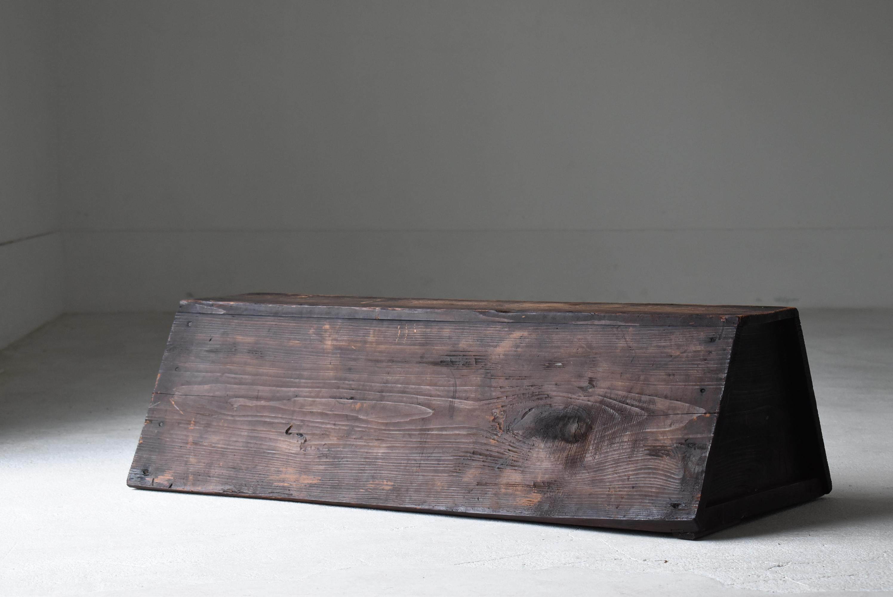 Japanese Antique Side Table or Bench 1860s-1920s / Display Stand Wabisabi For Sale 2