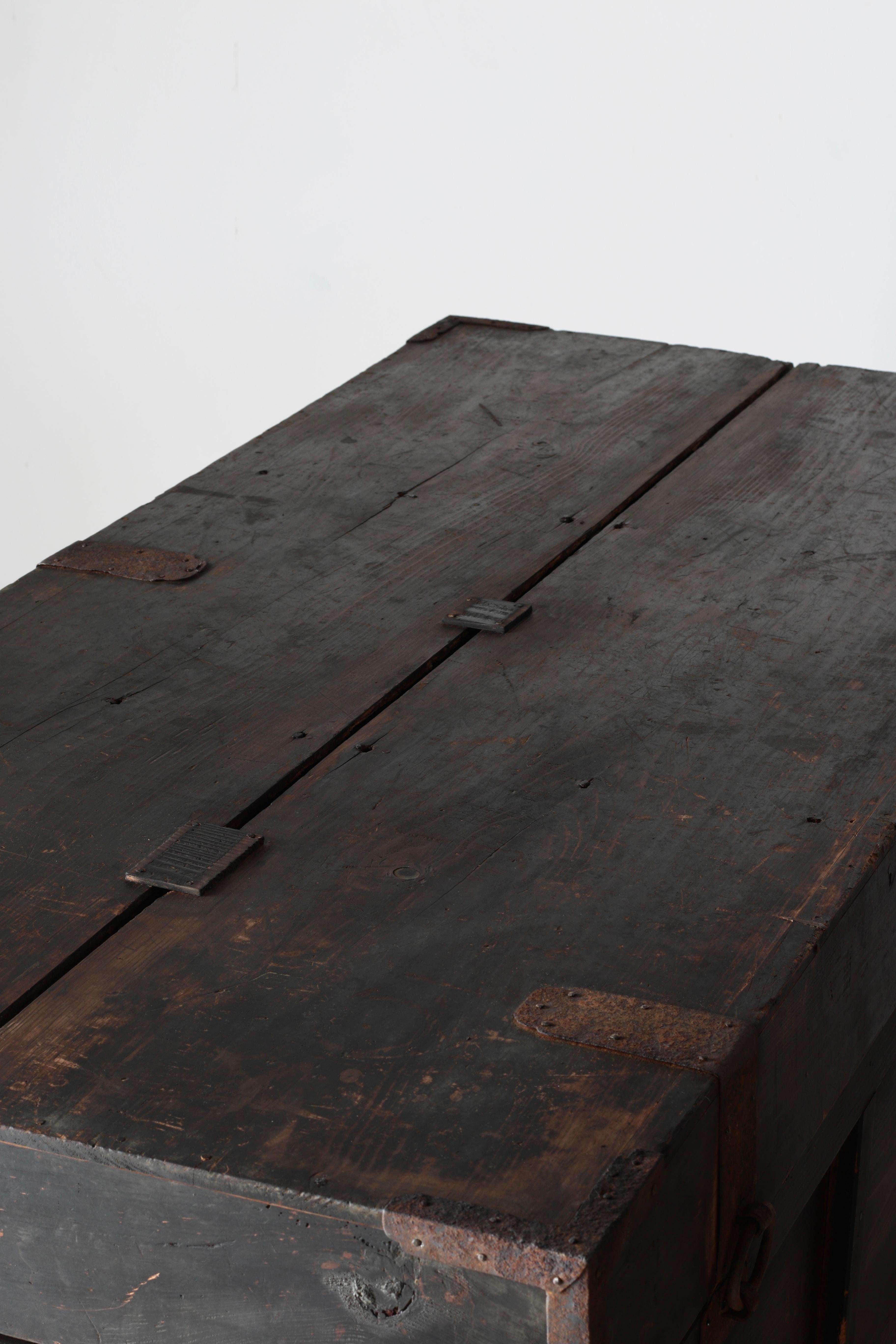 Japanese Antique Sideboard / Display Table Storage / 1868-1912s Wabi-sabi For Sale 5