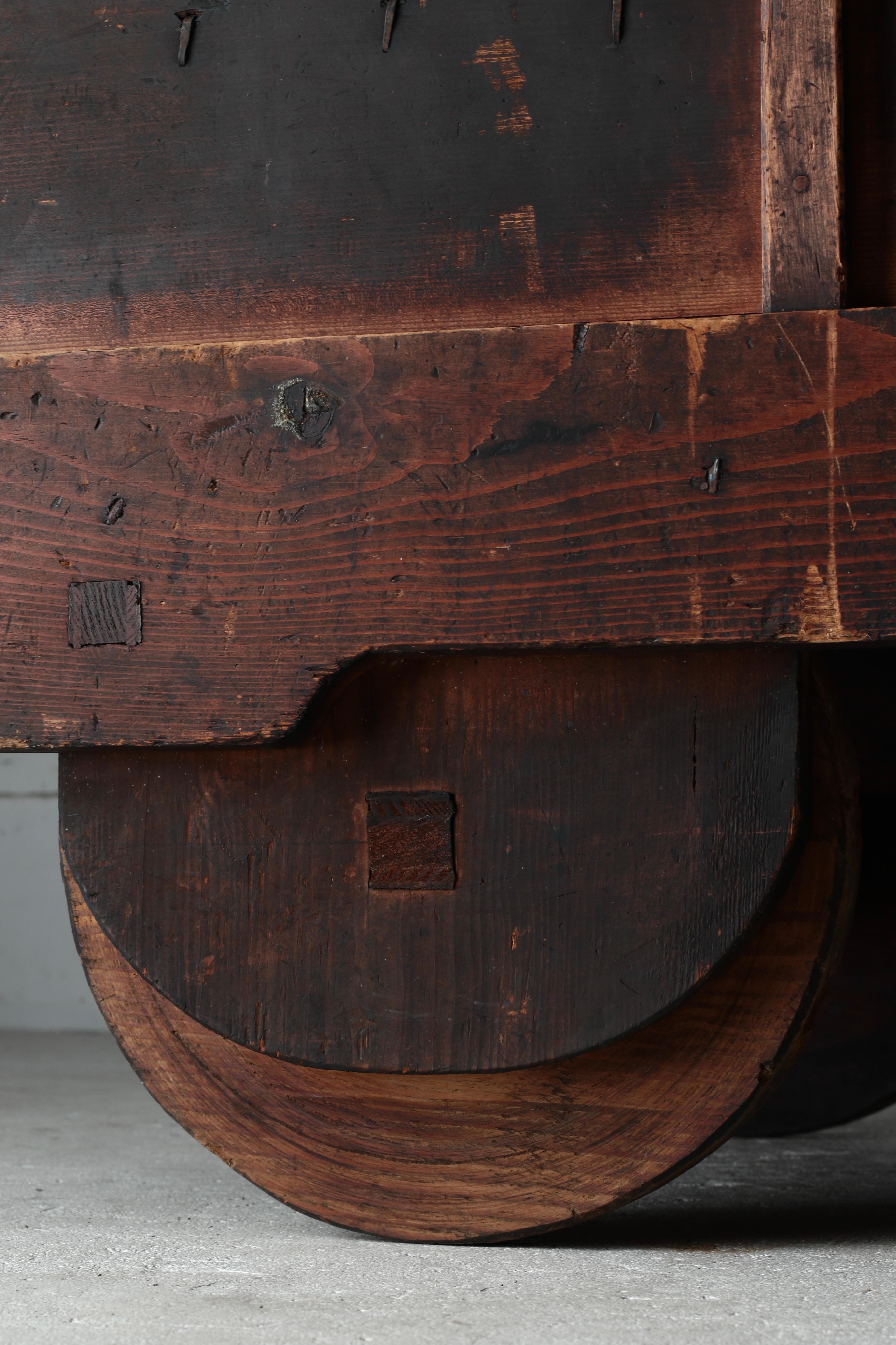 Japanese Antique Sideboard / Display Table Storage / 1868-1912s Wabi-sabi For Sale 2