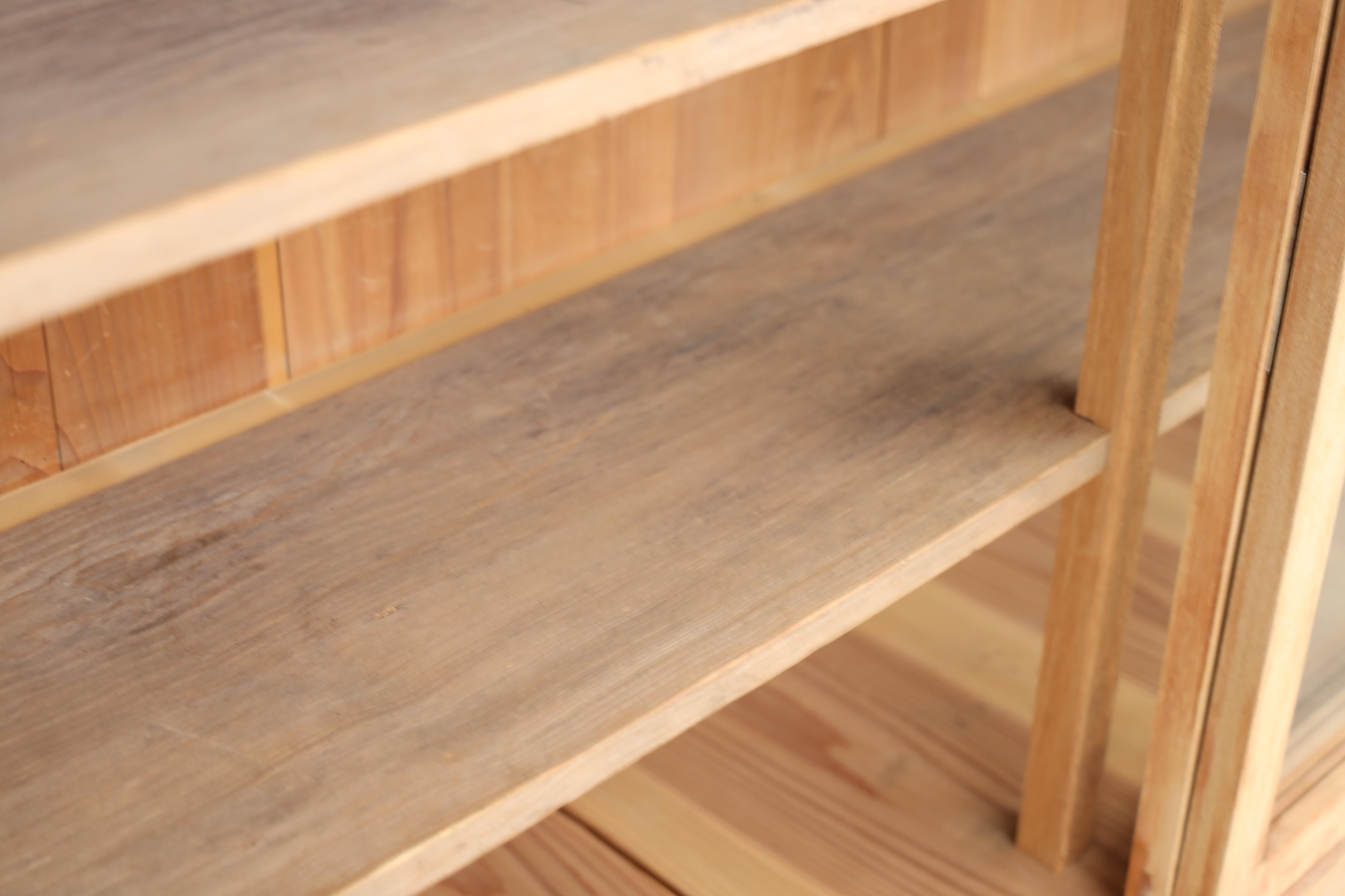 Japanischer antiker einfacher japanischer Schrank, Wabi Sabi, Japandi im Angebot 3