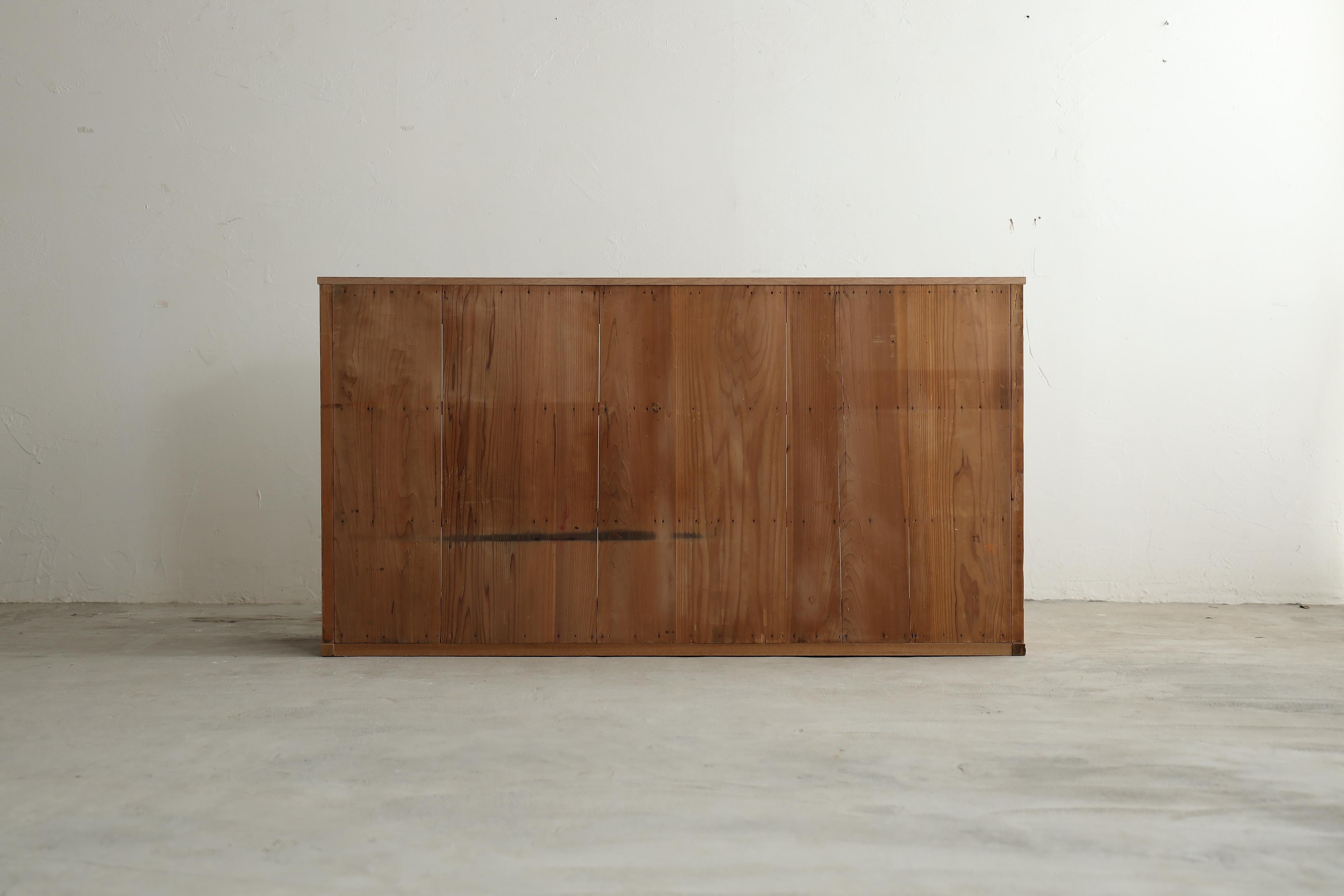 Japanischer antiker einfacher japanischer Schrank, Wabi Sabi, Japandi im Angebot 9