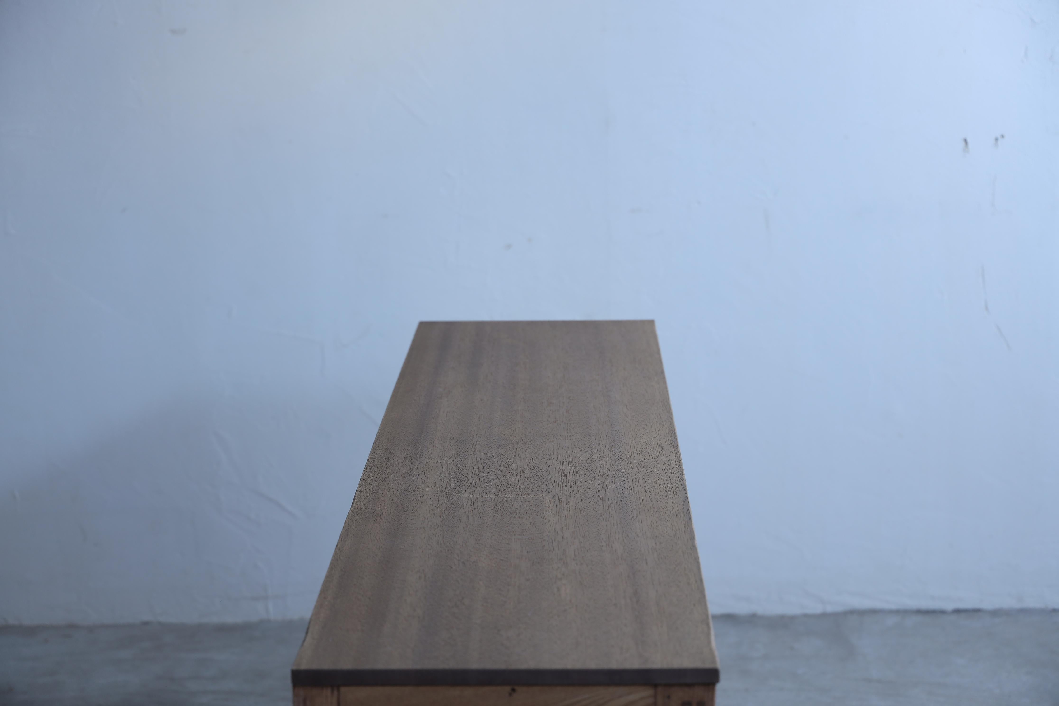 Antigüedades japonesas  Armario Sencillo（oscuro）, Wabi Sabi, Japandi siglo XX en venta