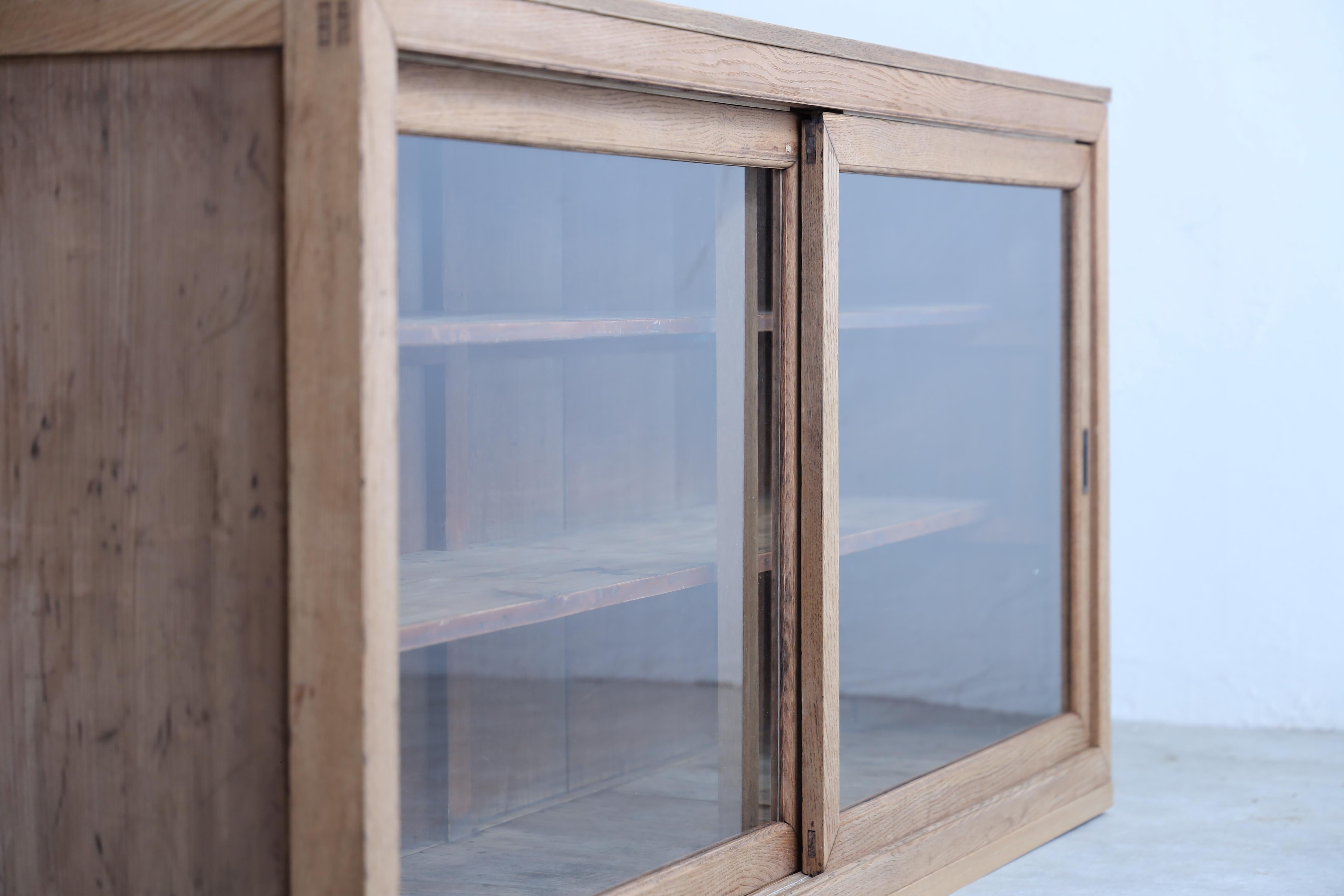 Antigüedades japonesas  Armario Sencillo（oscuro）, Wabi Sabi, Japandi Madera en venta
