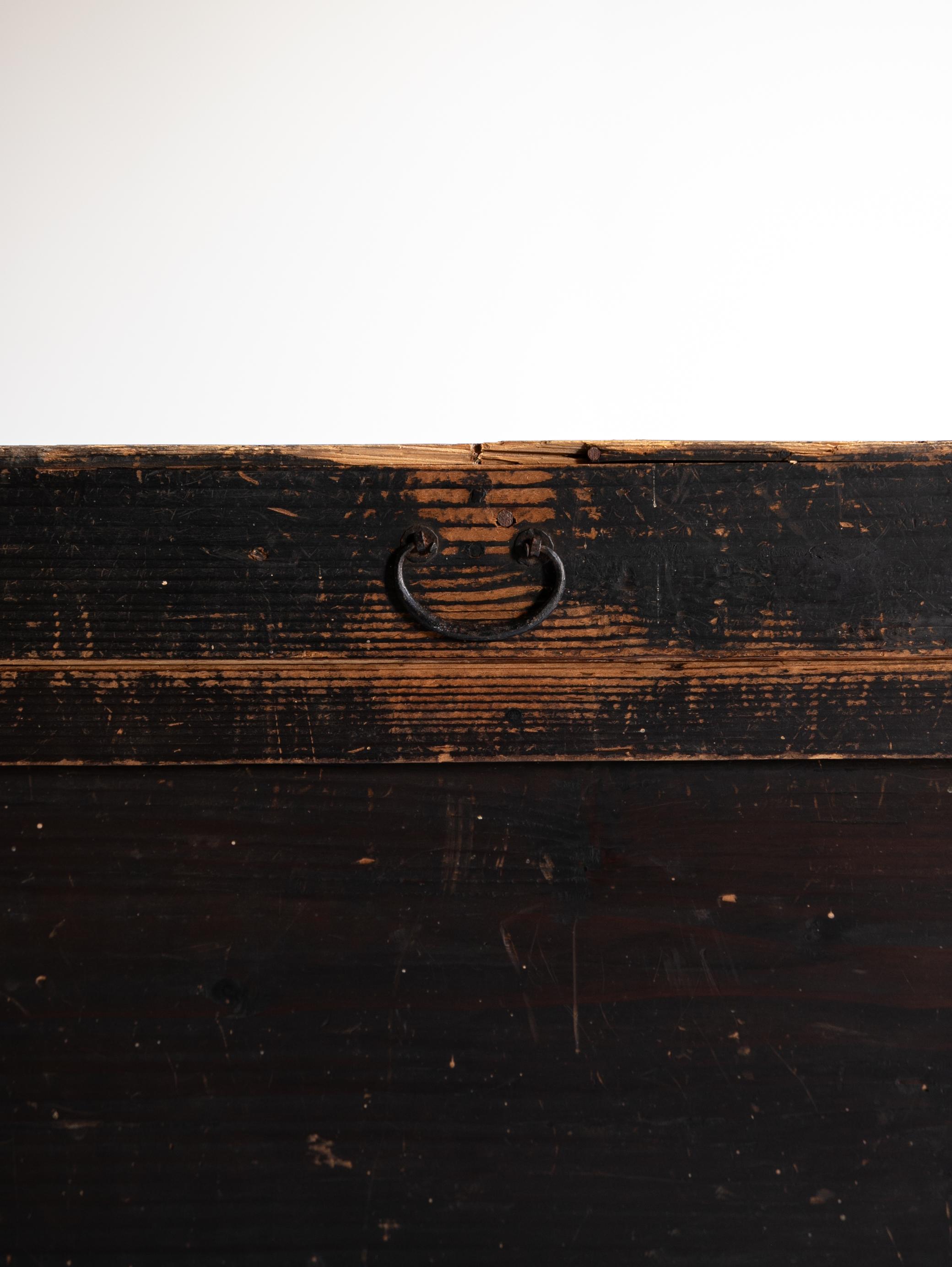 Japanese Antique Simplicity Box 1860s-1920s / Tansu Sideboard Wabisabi For Sale 3