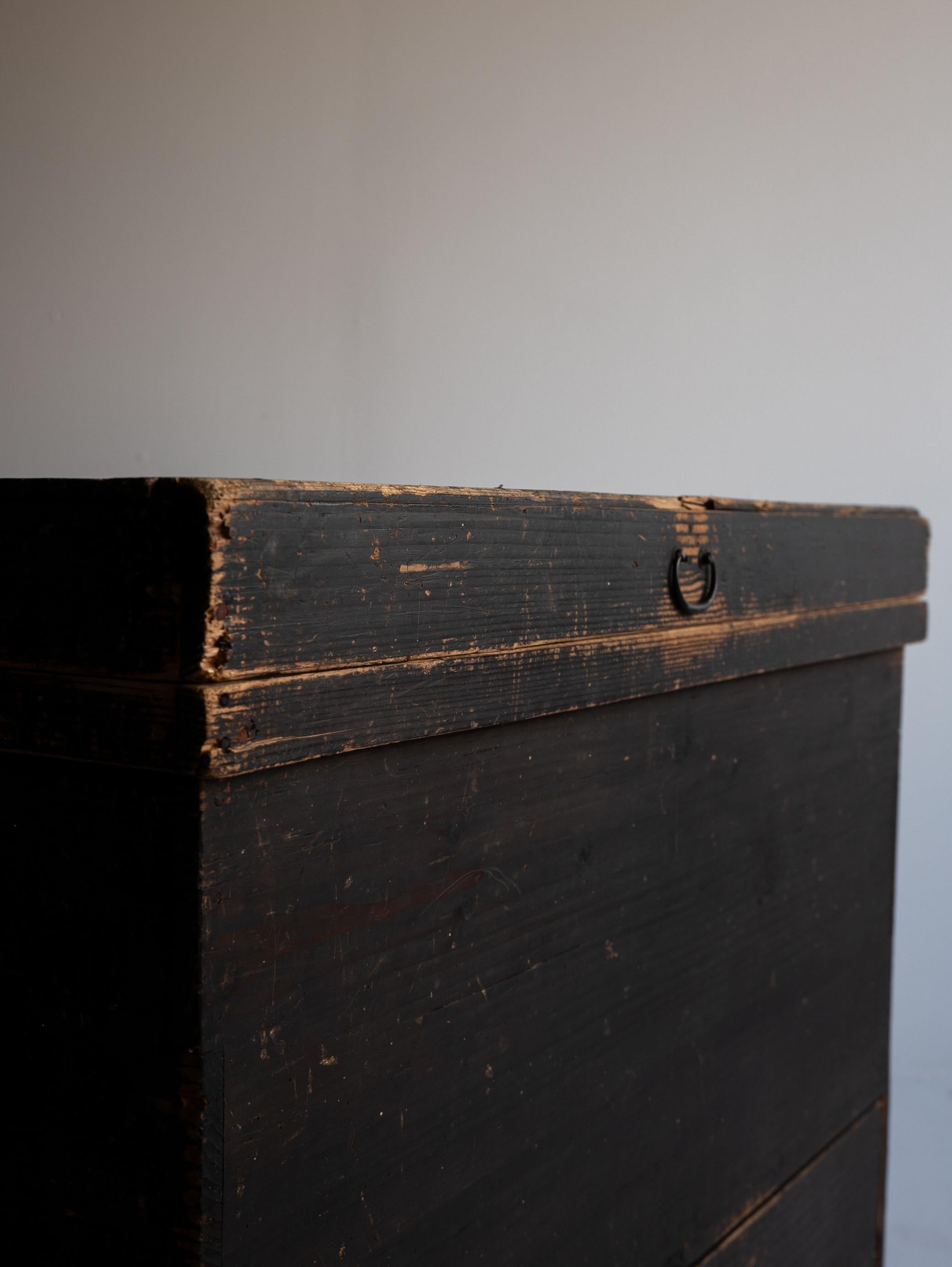 Wood Japanese Antique Simplicity Box 1860s-1920s / Tansu Sideboard Wabisabi For Sale