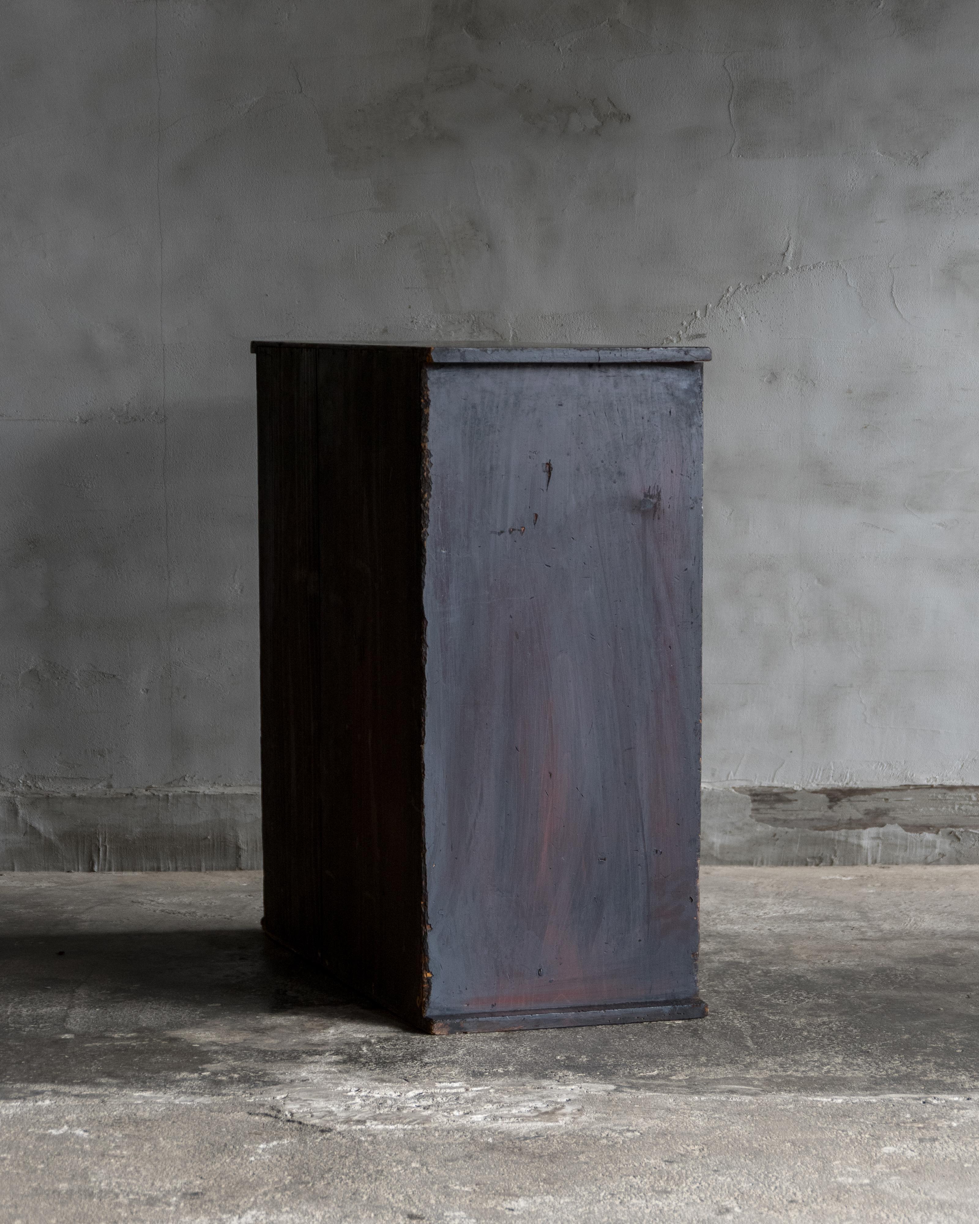 Antico mobile giapponese con ante scorrevoli (Cha Tansu), epoca Taisho (1912-1926), Wabi in vendita 6