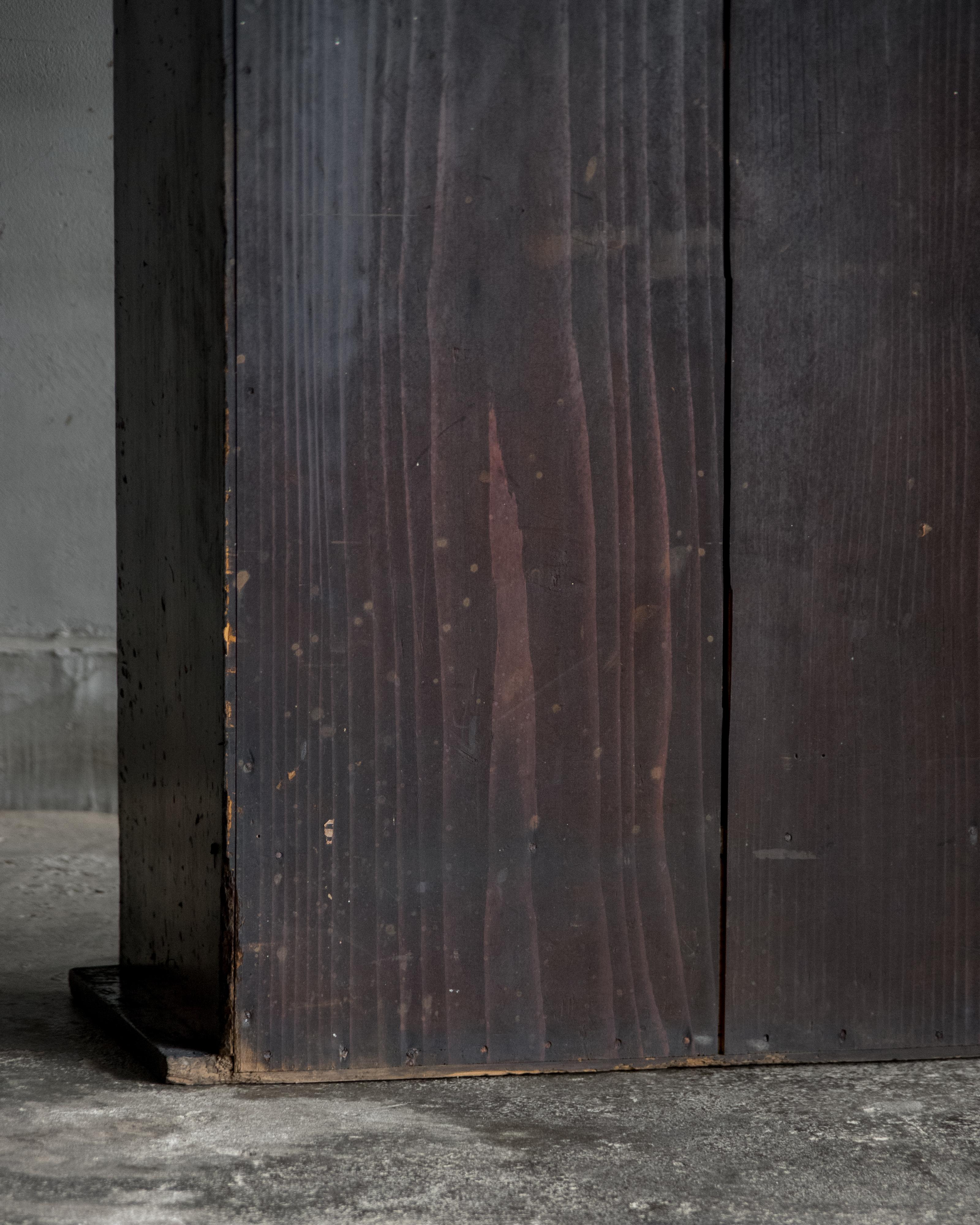 Antico mobile giapponese con ante scorrevoli (Cha Tansu), epoca Taisho (1912-1926), Wabi in vendita 9