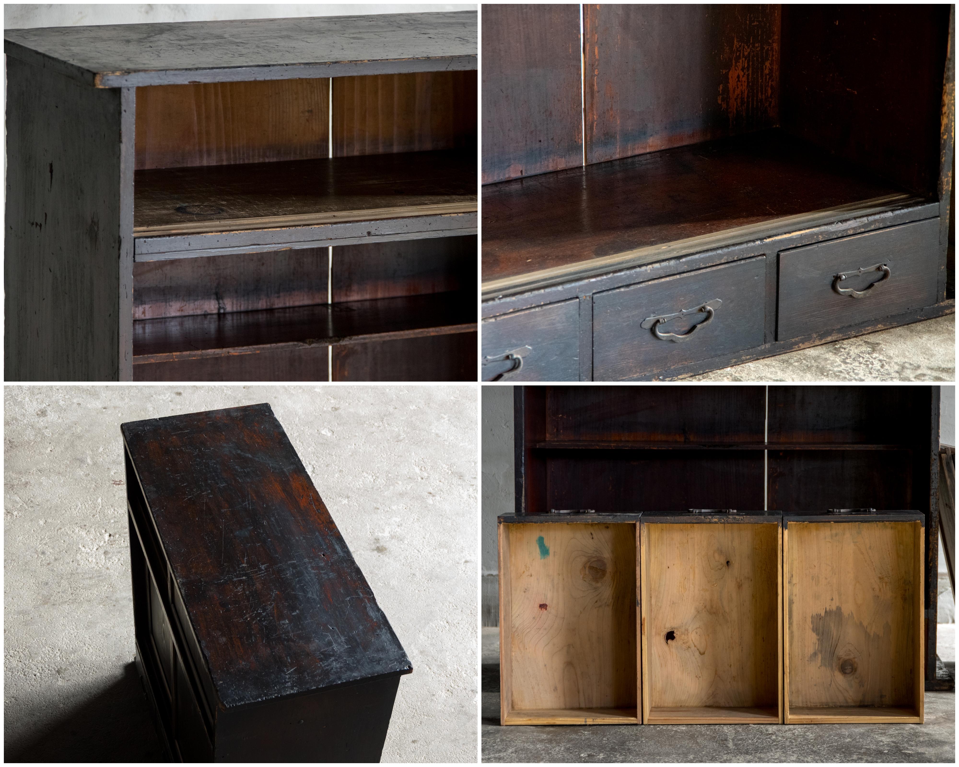 Antico mobile giapponese con ante scorrevoli (Cha Tansu), epoca Taisho (1912-1926), Wabi in vendita 14