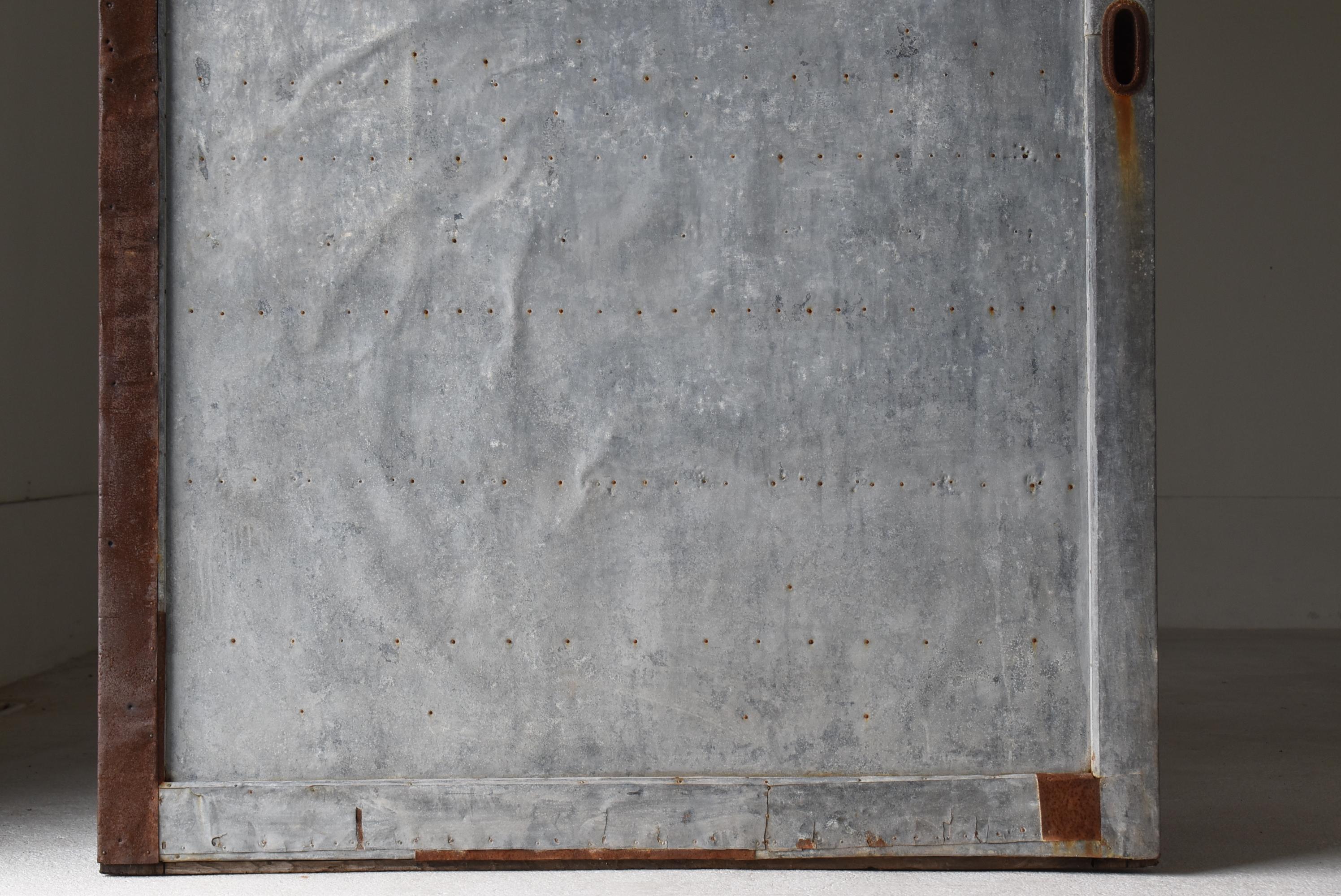 Japanese Antique Sliding Door with Galvanized Steel 1860s-1900s / Wabi Sabi For Sale 2