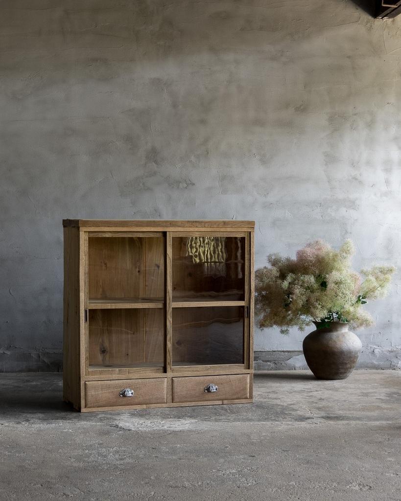 Japanese Antique Sliding Glass Door Cabinet, Early Showa Period '1926-' In Good Condition For Sale In Hitachiomiya-shi, 08