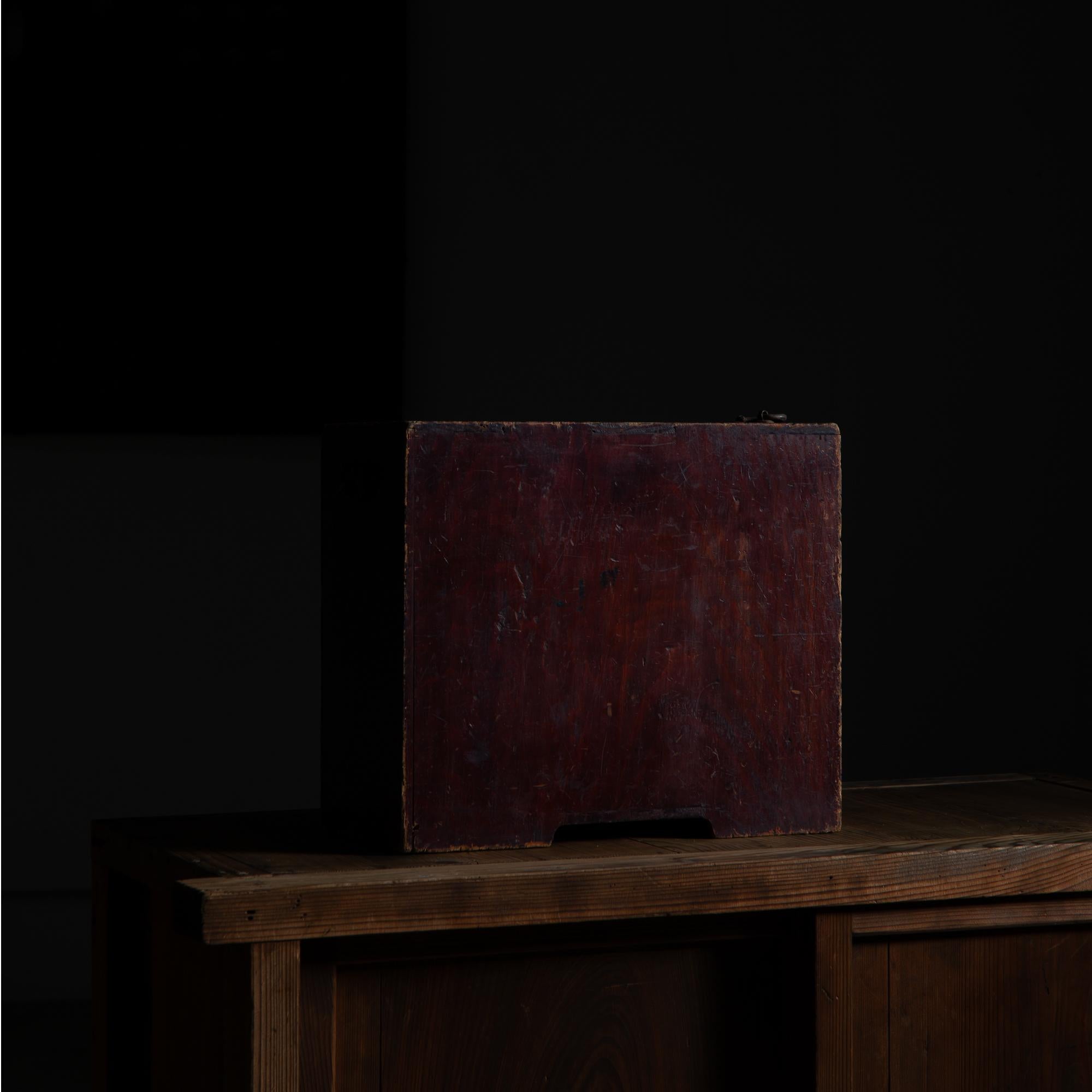 Japanese antique small box chest of drawers, 1916. Taisho wabi sabi urushi tansu in vendita 6