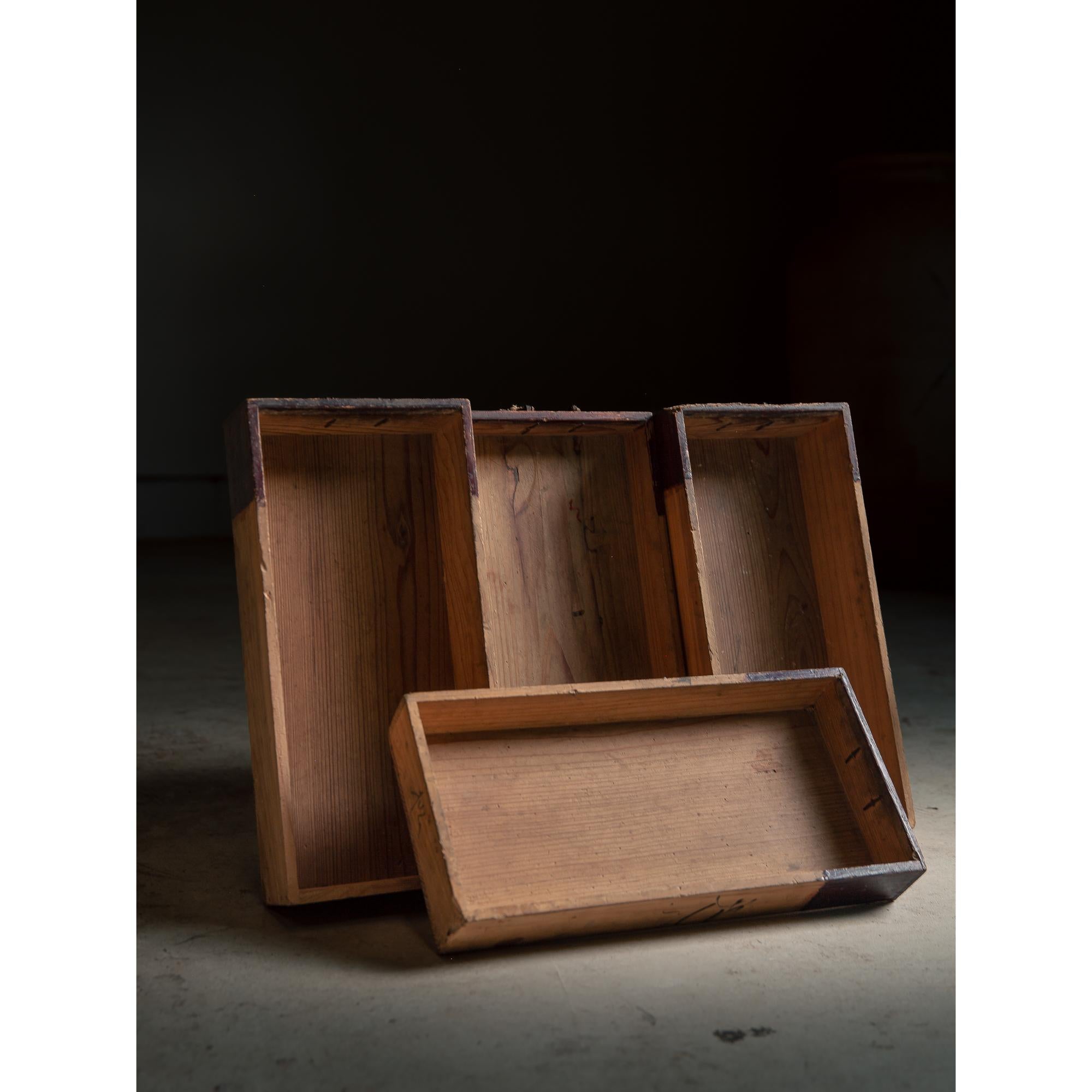 Japanese antique small box chest of drawers, 1916. Taisho wabi sabi urushi tansu in vendita 9