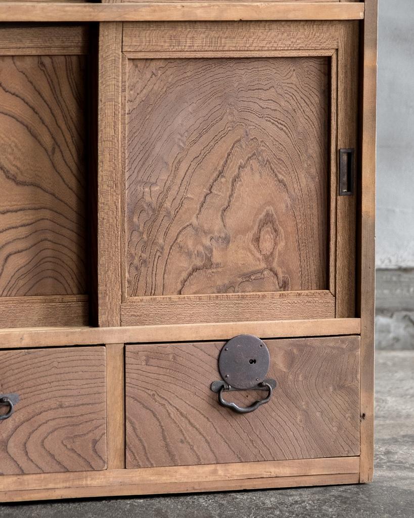 Piccolo mobile antico giapponese con porta di legno, epoca Taisho'1912-1926'Wabi Sabi in vendita 5