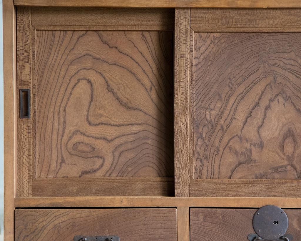 Piccolo mobile antico giapponese con porta di legno, epoca Taisho'1912-1926'Wabi Sabi in vendita 6