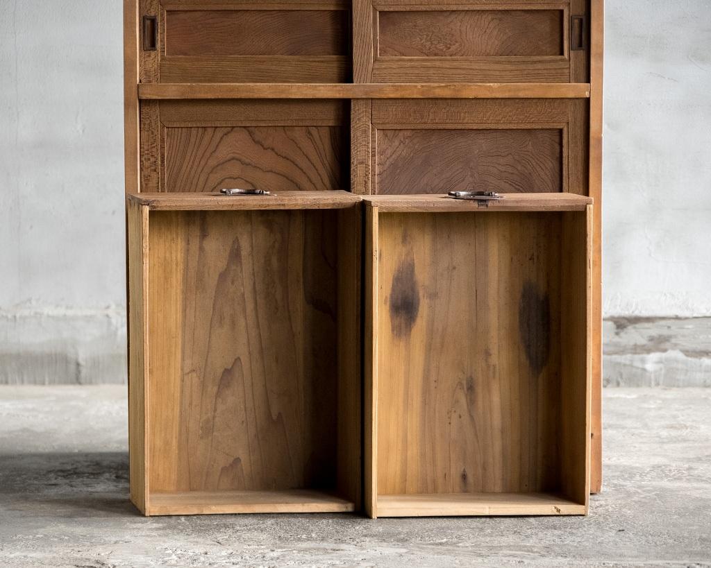 Piccolo mobile antico giapponese con porta di legno, epoca Taisho'1912-1926'Wabi Sabi in vendita 11