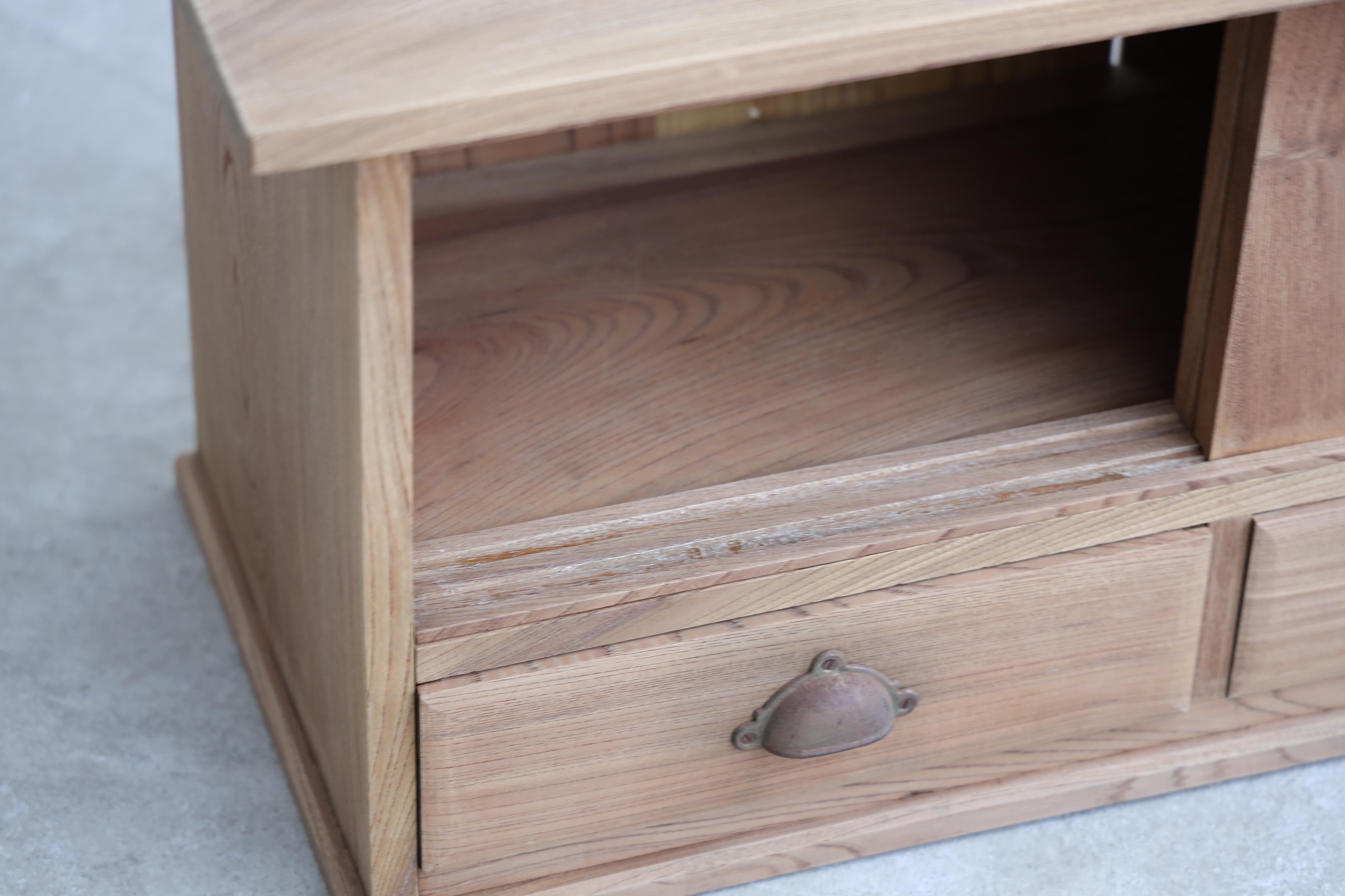 Japanese Antique Small Cabinets, Zelkova sofa sideboard, Wabi Sabi, Japandi In Good Condition For Sale In Katori-Shi, 12