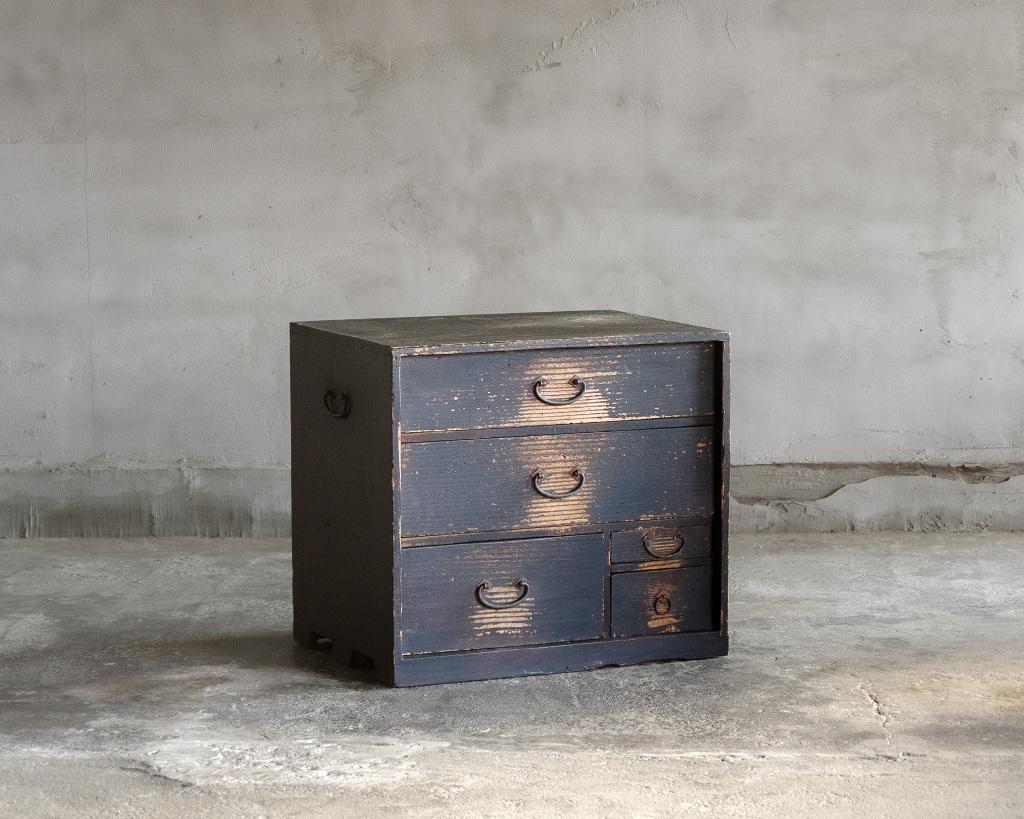 Giapponese Cassettone antico giapponese, epoca Edo (Tenpō 1830-1844), Wabi-Sabi in vendita