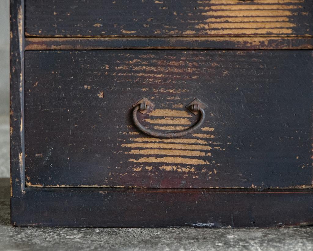 Cassettone antico giapponese, epoca Edo (Tenpō 1830-1844), Wabi-Sabi in vendita 2