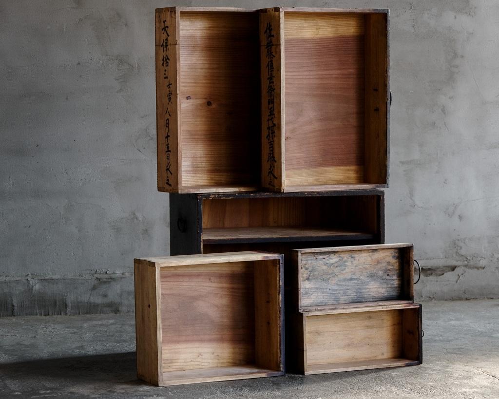 Cassettone antico giapponese, epoca Edo (Tenpō 1830-1844), Wabi-Sabi in vendita 3