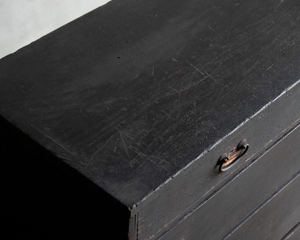 Petite commode ancienne japonaise, ère Meiji '1868-1912', Wabi Sabi en vente 10