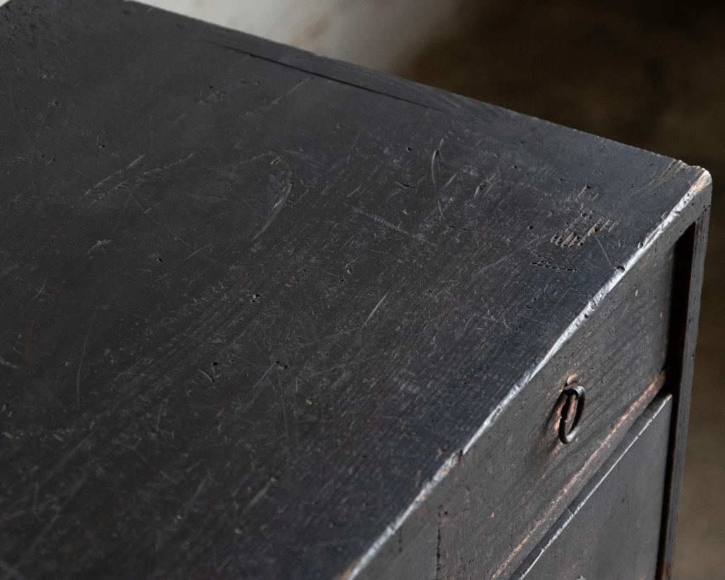 Petite commode ancienne japonaise, ère Meiji '1868-1912', Wabi Sabi en vente 11