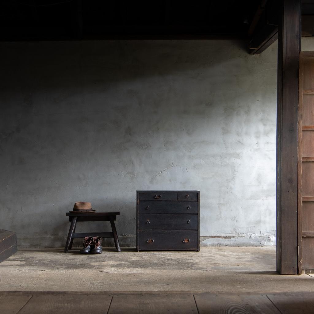 Japonais Petite commode ancienne japonaise, ère Meiji '1868-1912', Wabi Sabi en vente