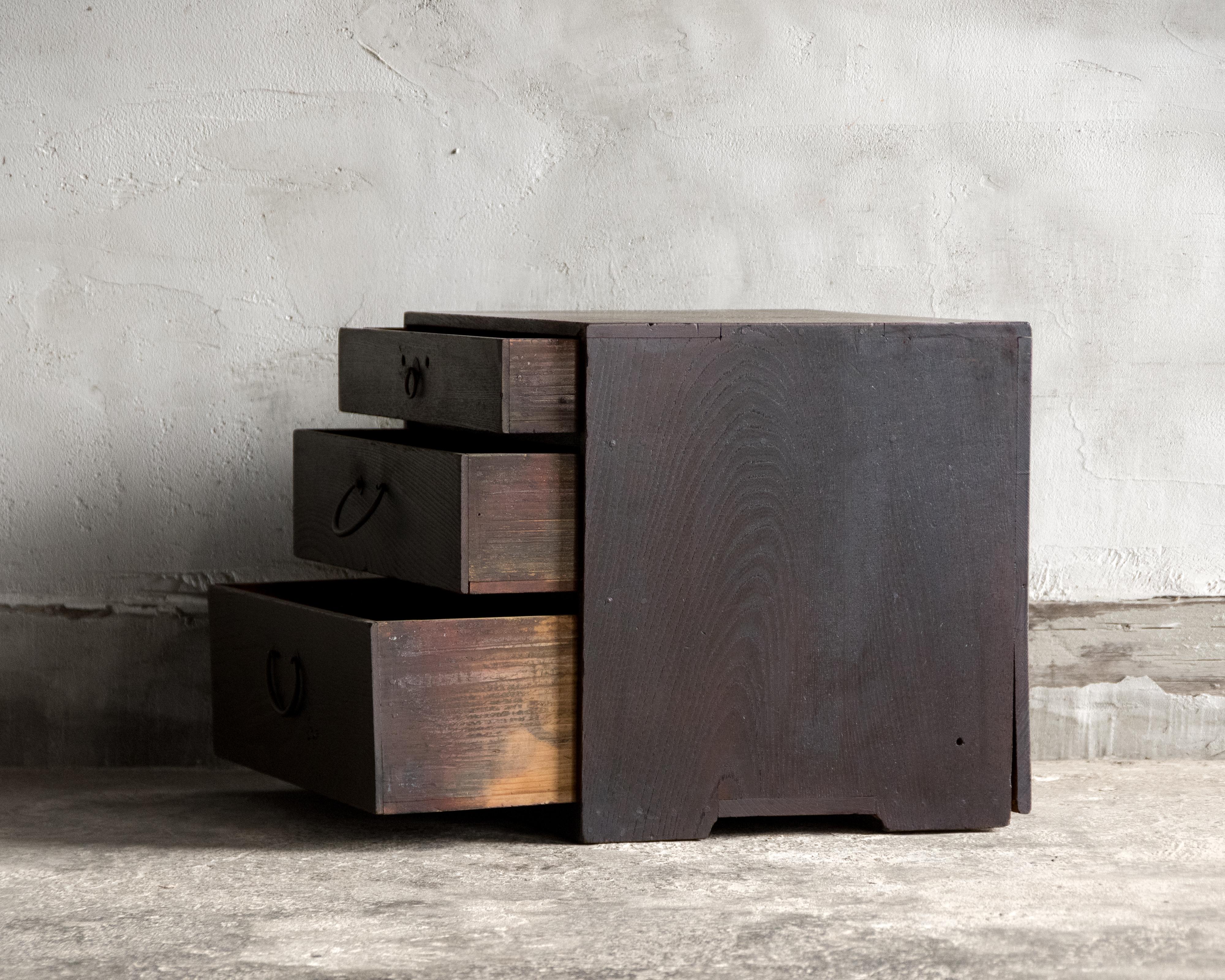 XIX secolo Cassettone antico giapponese, epoca Meiji (1868-1912), Wabi Sabi in vendita