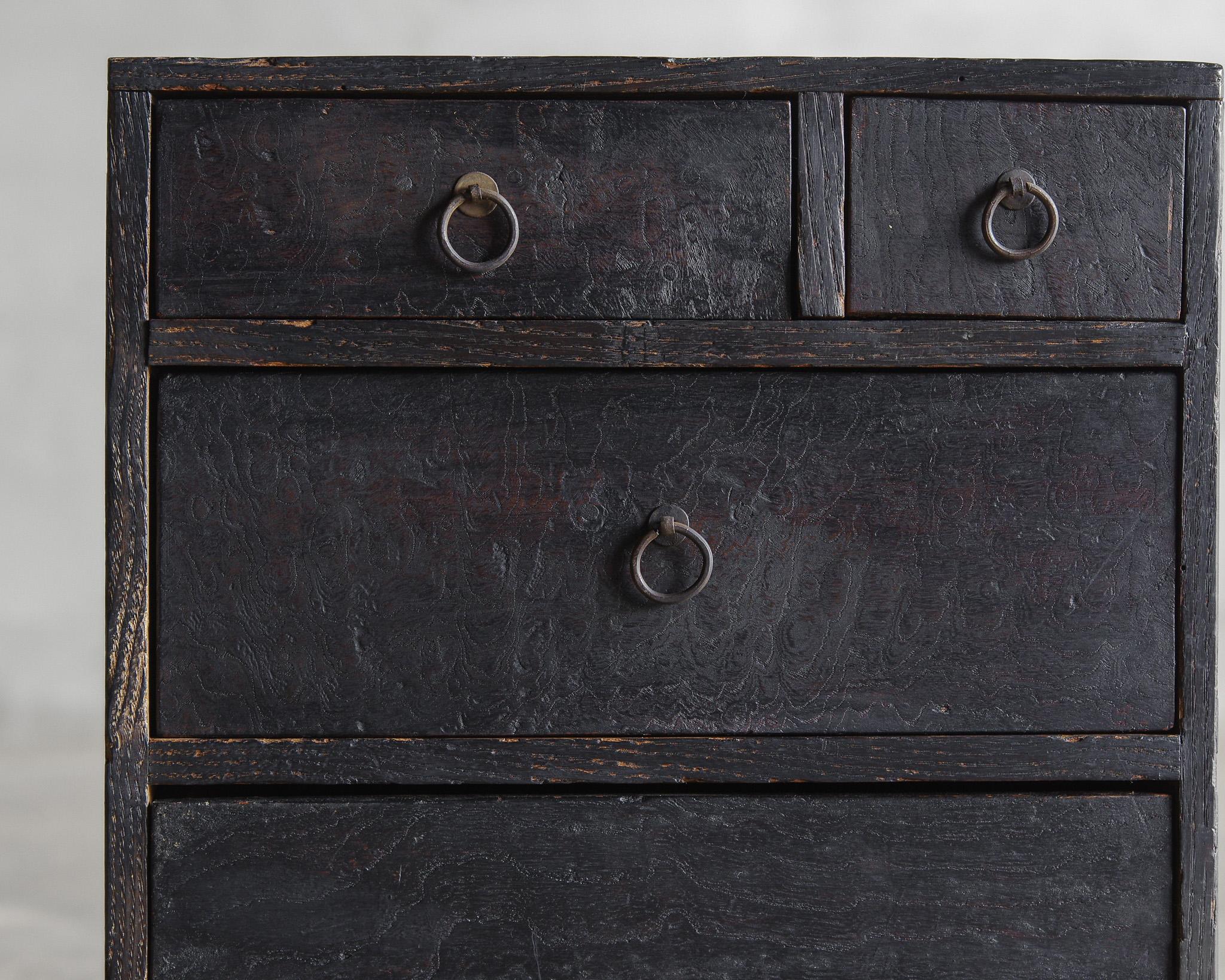 Japanese Antique, Small Chest of Drawers, Tisho Period, Wabi Sabi In Good Condition In Hitachiomiya-shi, 08