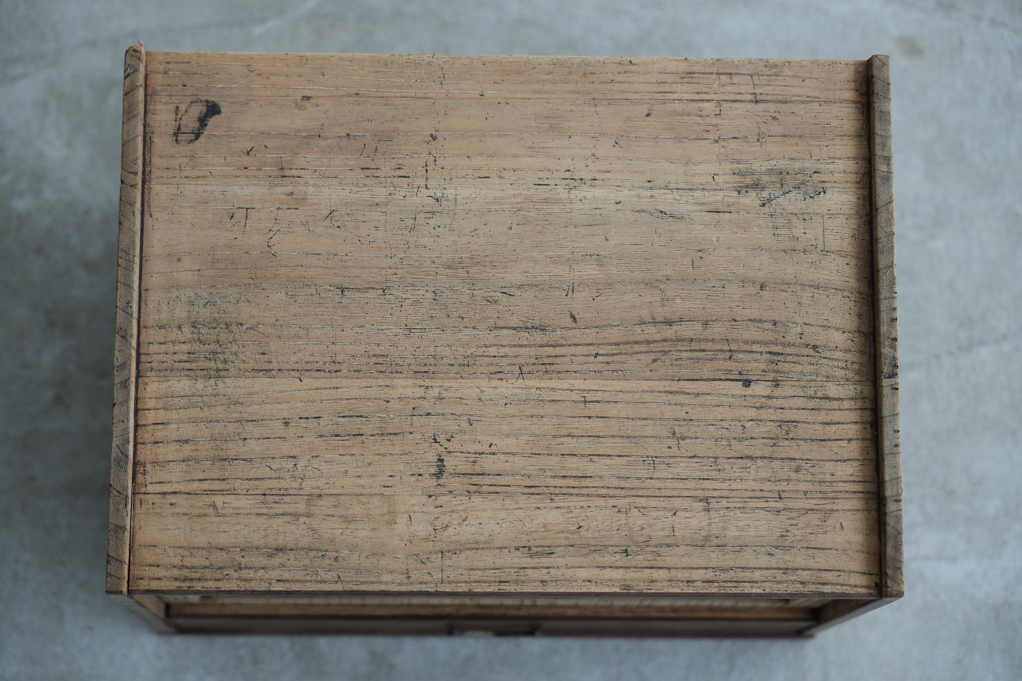 Japanische antike kleine Kommoden, Tansu, Wabi-Sabi im Angebot 4