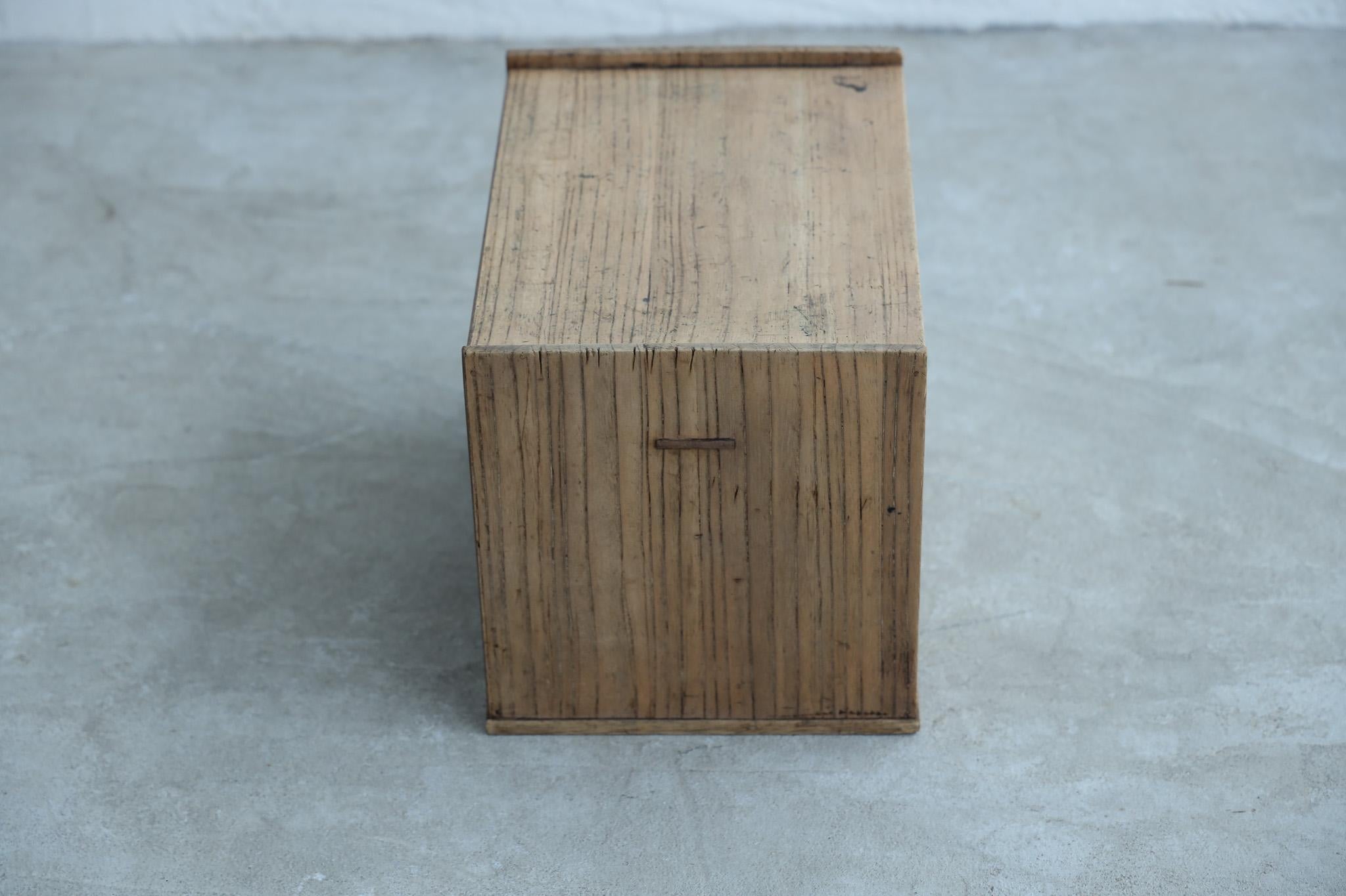 Japanische antike kleine Kommoden, Tansu, Wabi-Sabi im Angebot 9