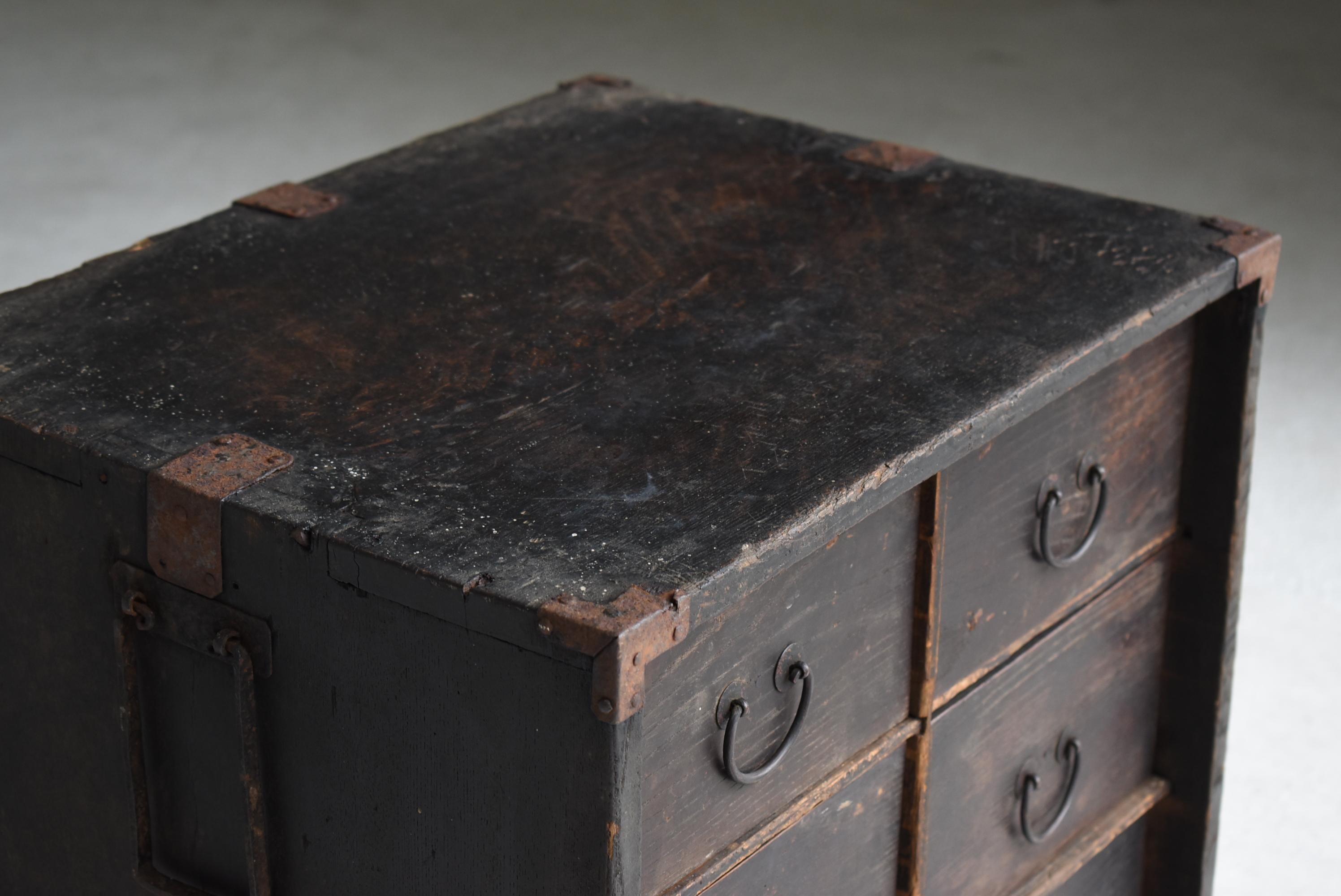 Japanese Antique Small Drawer 1860s-1900s / Nightstand Tansu Wabi Sabi For Sale 7
