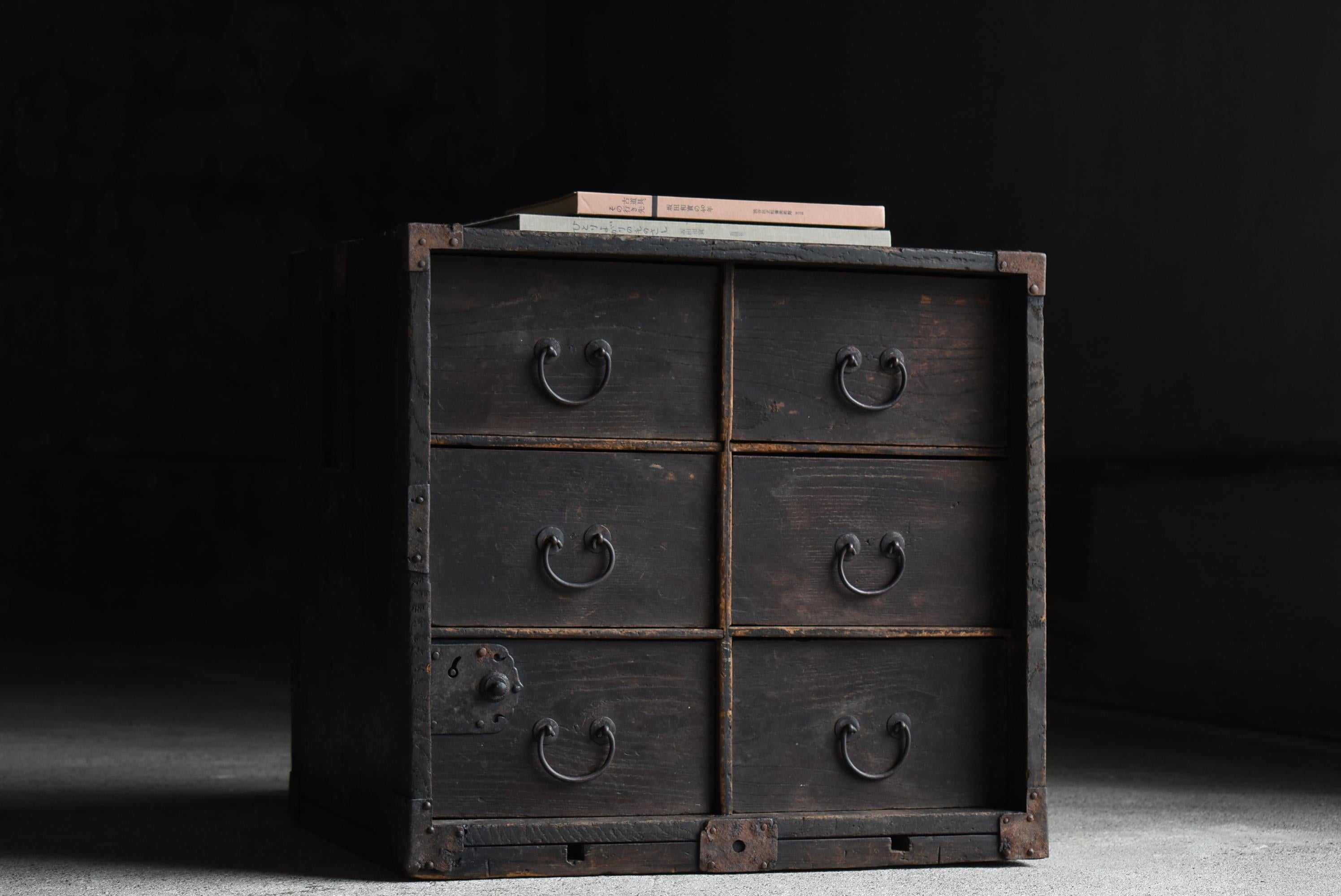 Japanese Antique Small Drawer 1860s-1900s / Nightstand Tansu Wabi Sabi For Sale 9