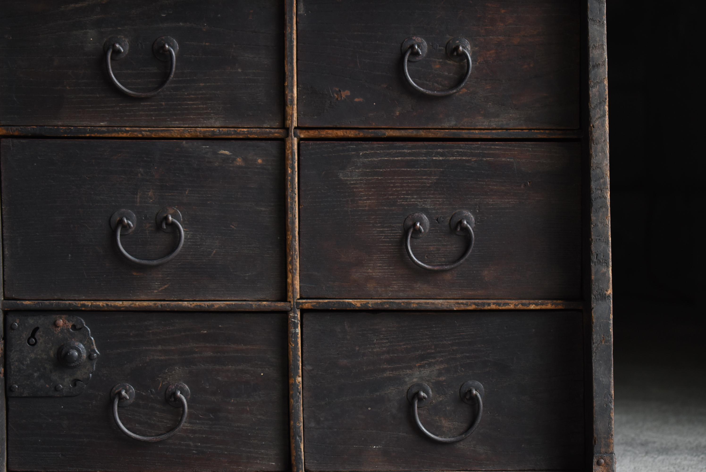 Japanese Antique Small Drawer 1860s-1900s / Nightstand Tansu Wabi Sabi For Sale 10