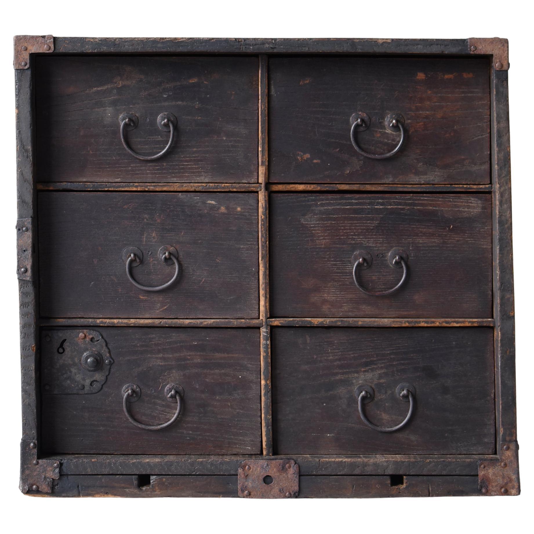 Japanese Antique Small Drawer 1860s-1900s / Nightstand Tansu Wabi Sabi For Sale