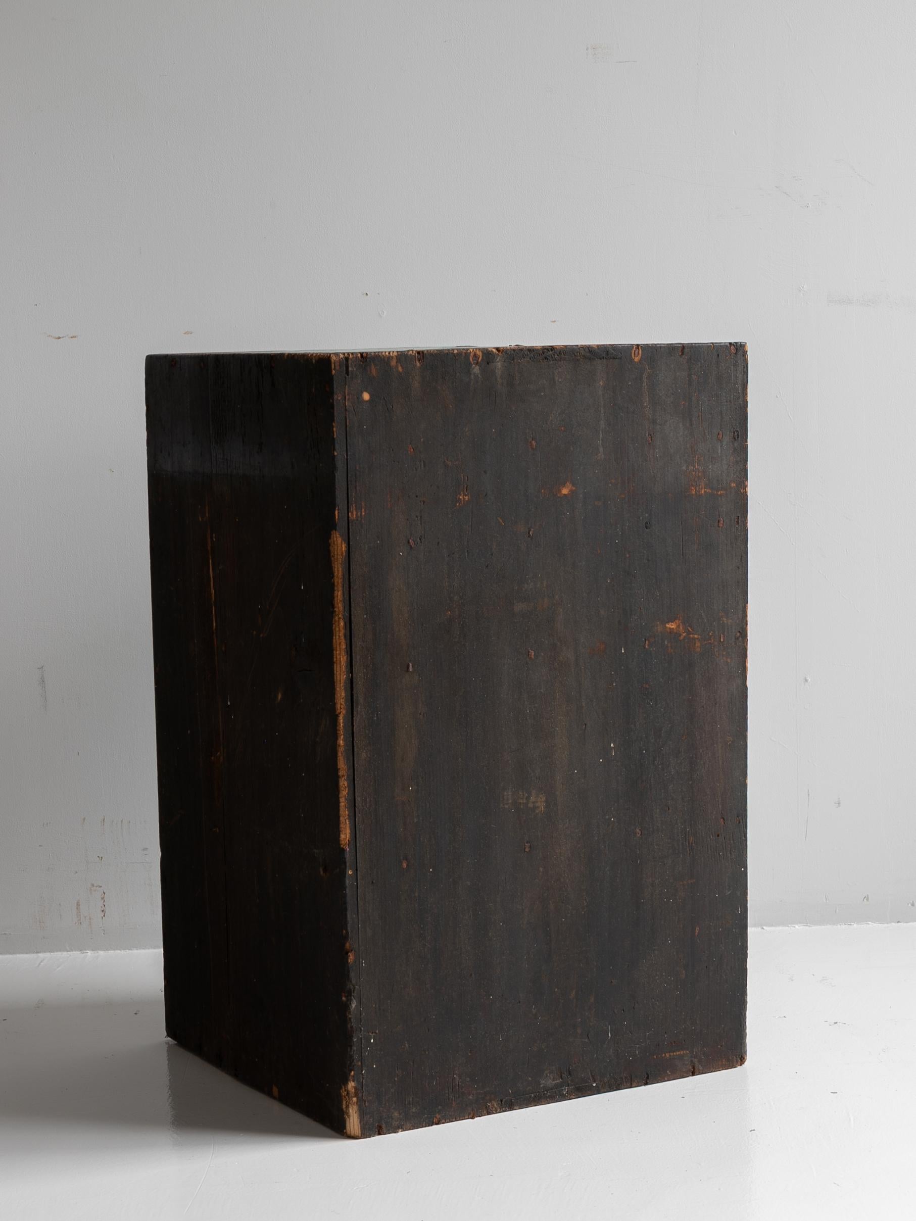 Japanese Antique Small Drawer 1860s-1920s Meiji period /  Tansu / Wabisabi / For Sale 10