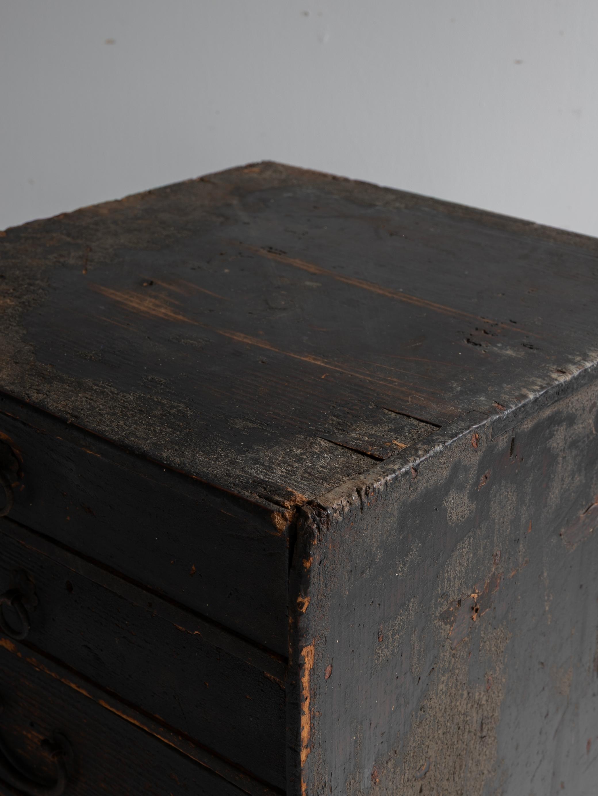 Japanese Antique Small Drawer 1860s-1920s Meiji period /  Tansu / Wabisabi / For Sale 11