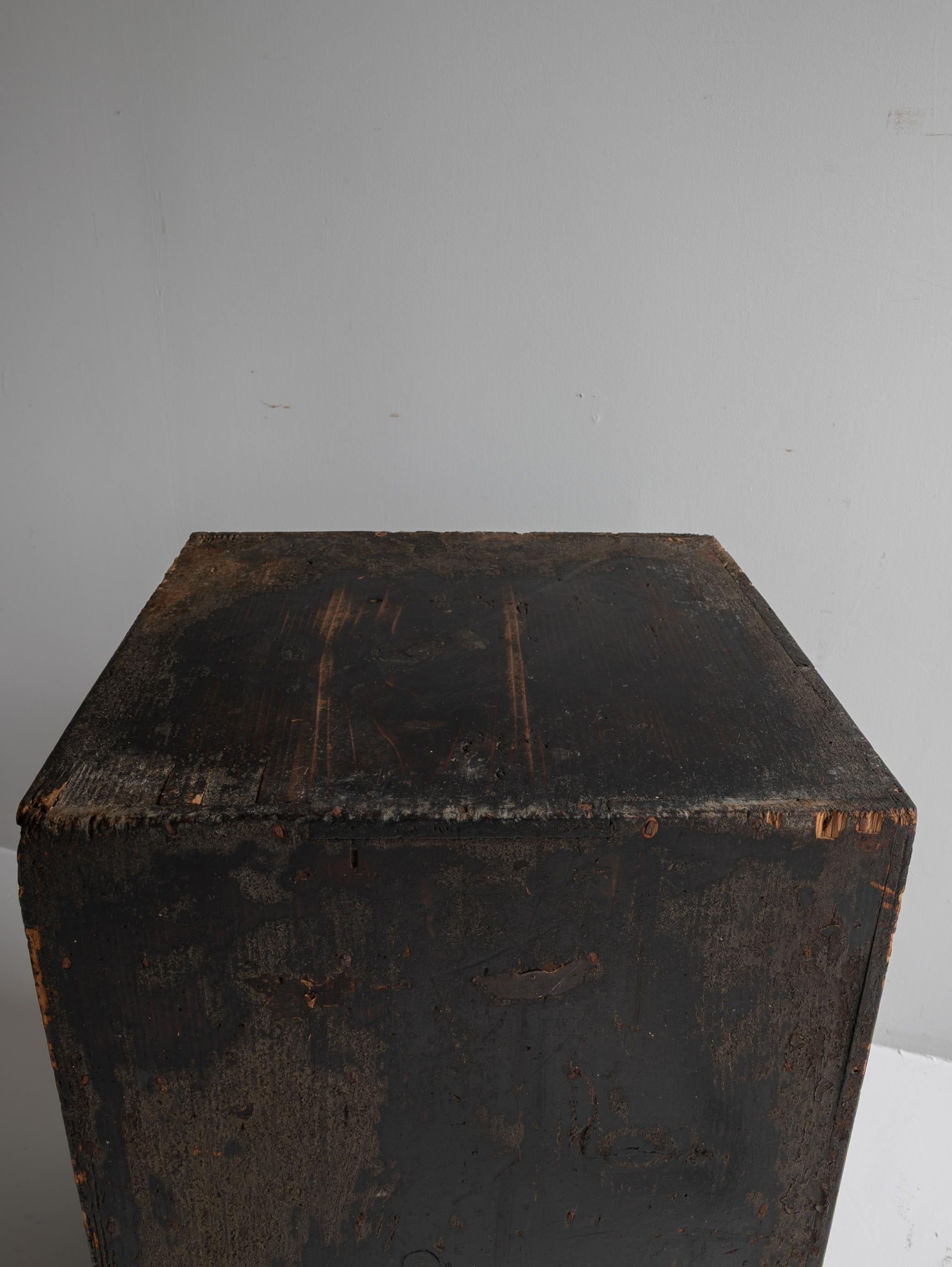 Japanese Antique Small Drawer 1860s-1920s Meiji period /  Tansu / Wabisabi / For Sale 13