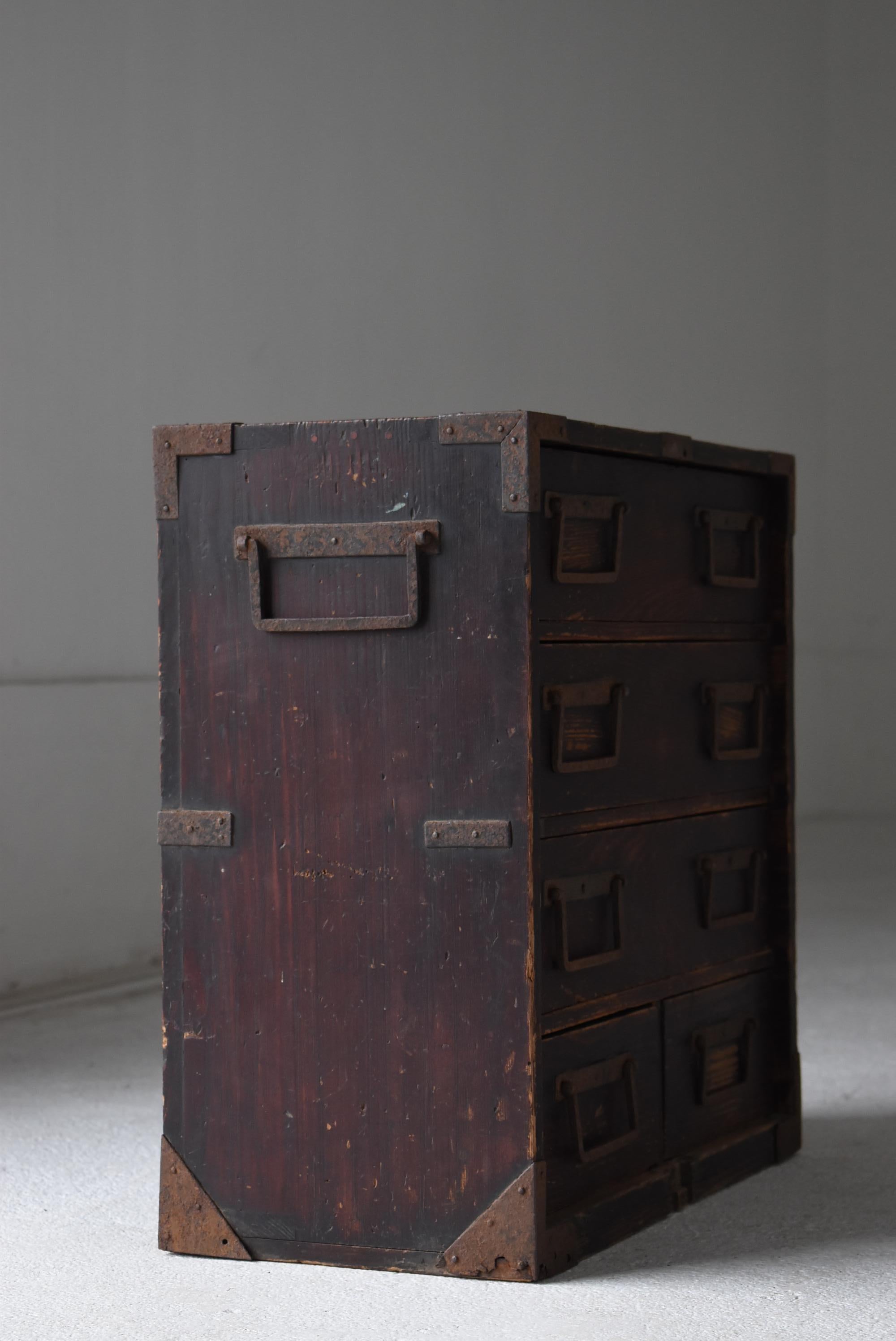 Piccolo cassetto antico giapponese degli anni 1860-1920 / Comodino Tansu Wabi Sabi in vendita 1