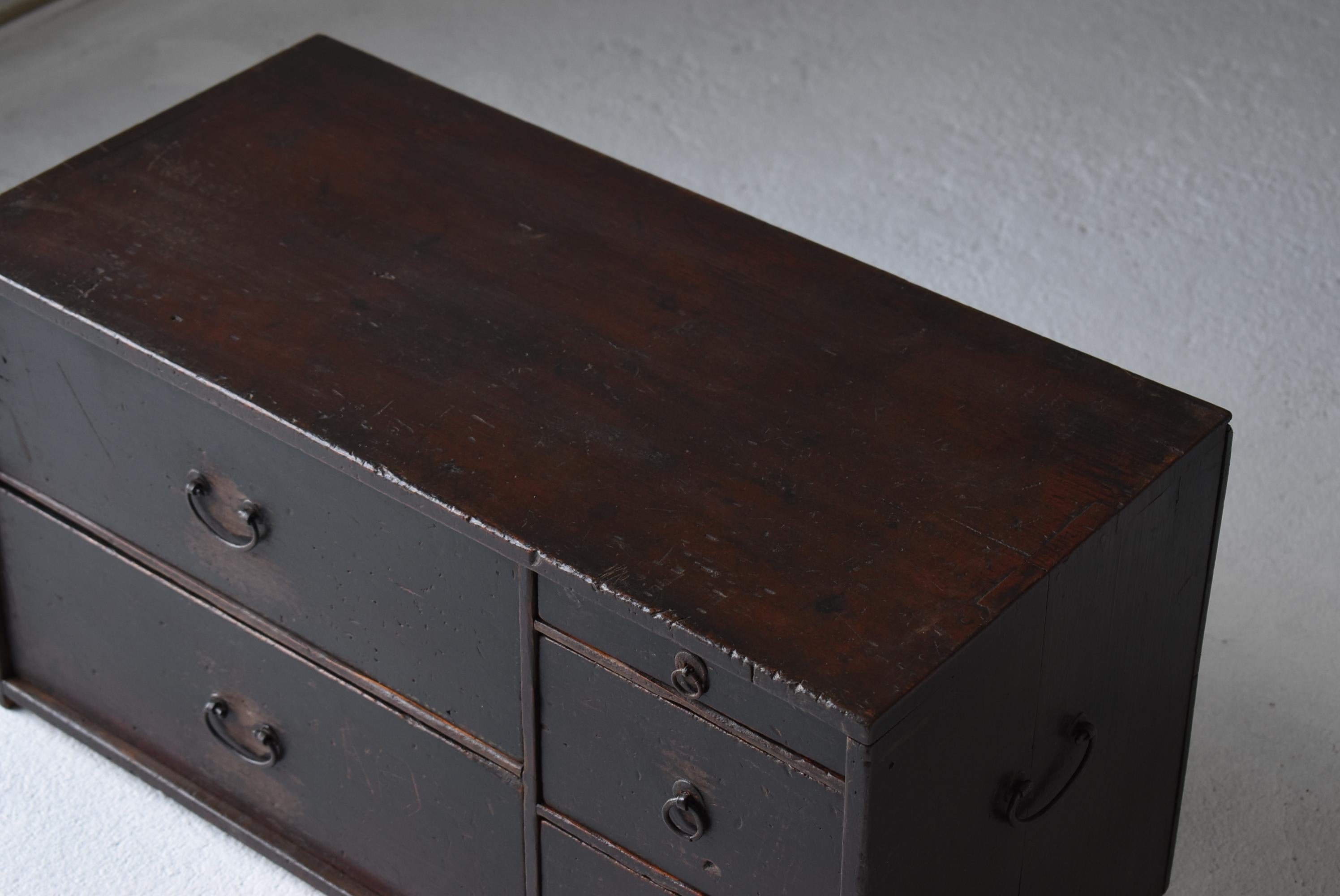 Cajonera japonesa antigua 1860-1920 / Tansu Mesilla de noche Wabisabi Meiji en venta